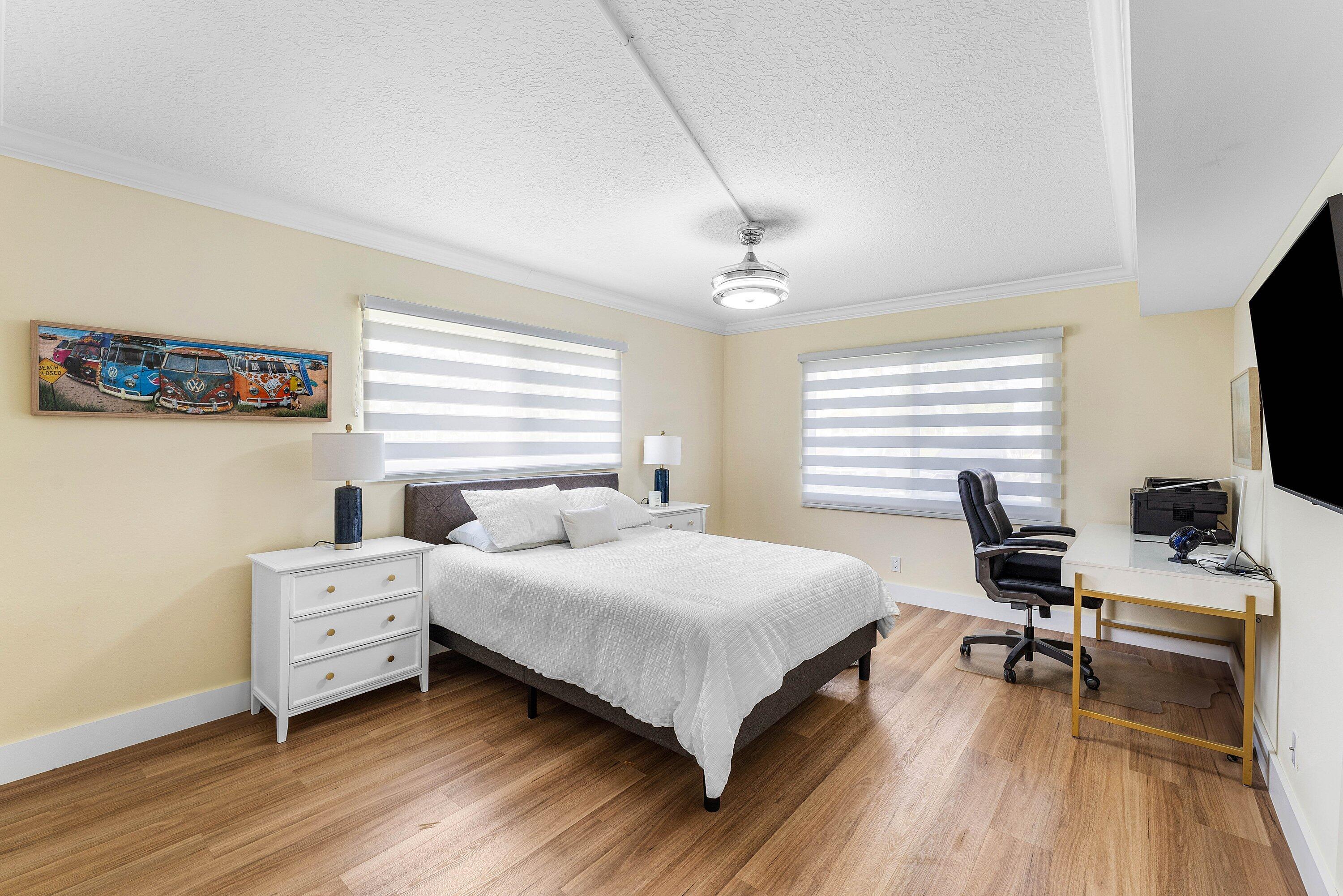 1019 Guildford B Property Photo 20