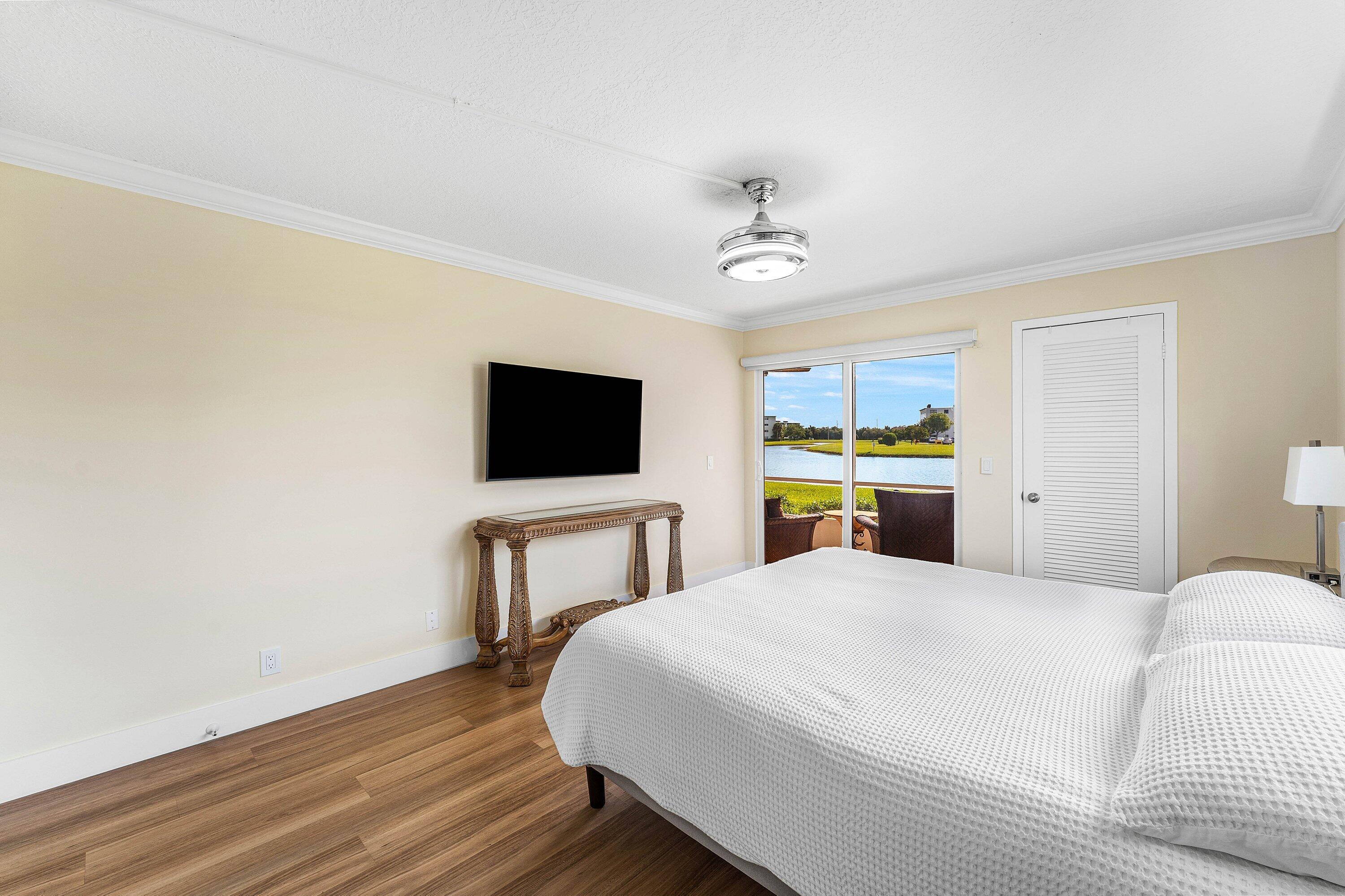 1019 Guildford B Property Photo 24