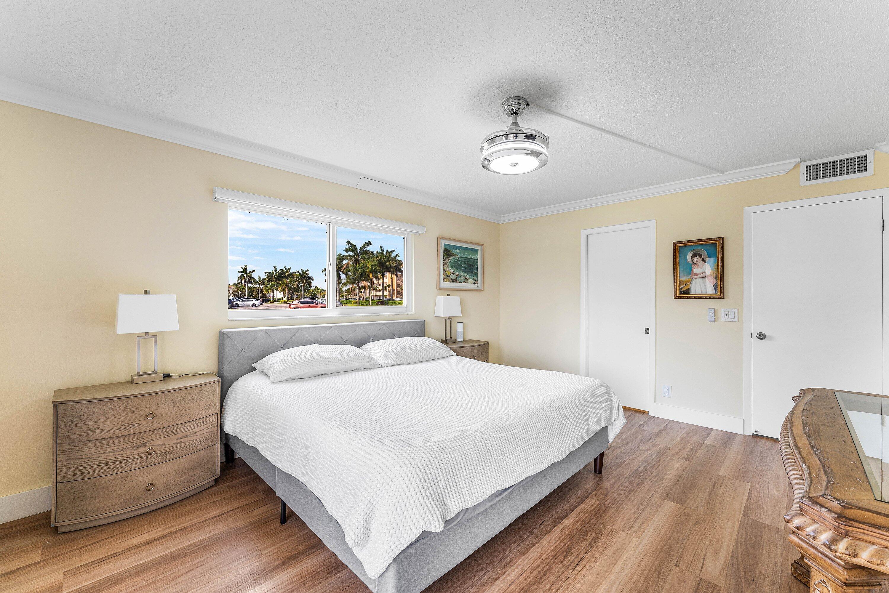 1019 Guildford B Property Photo 25
