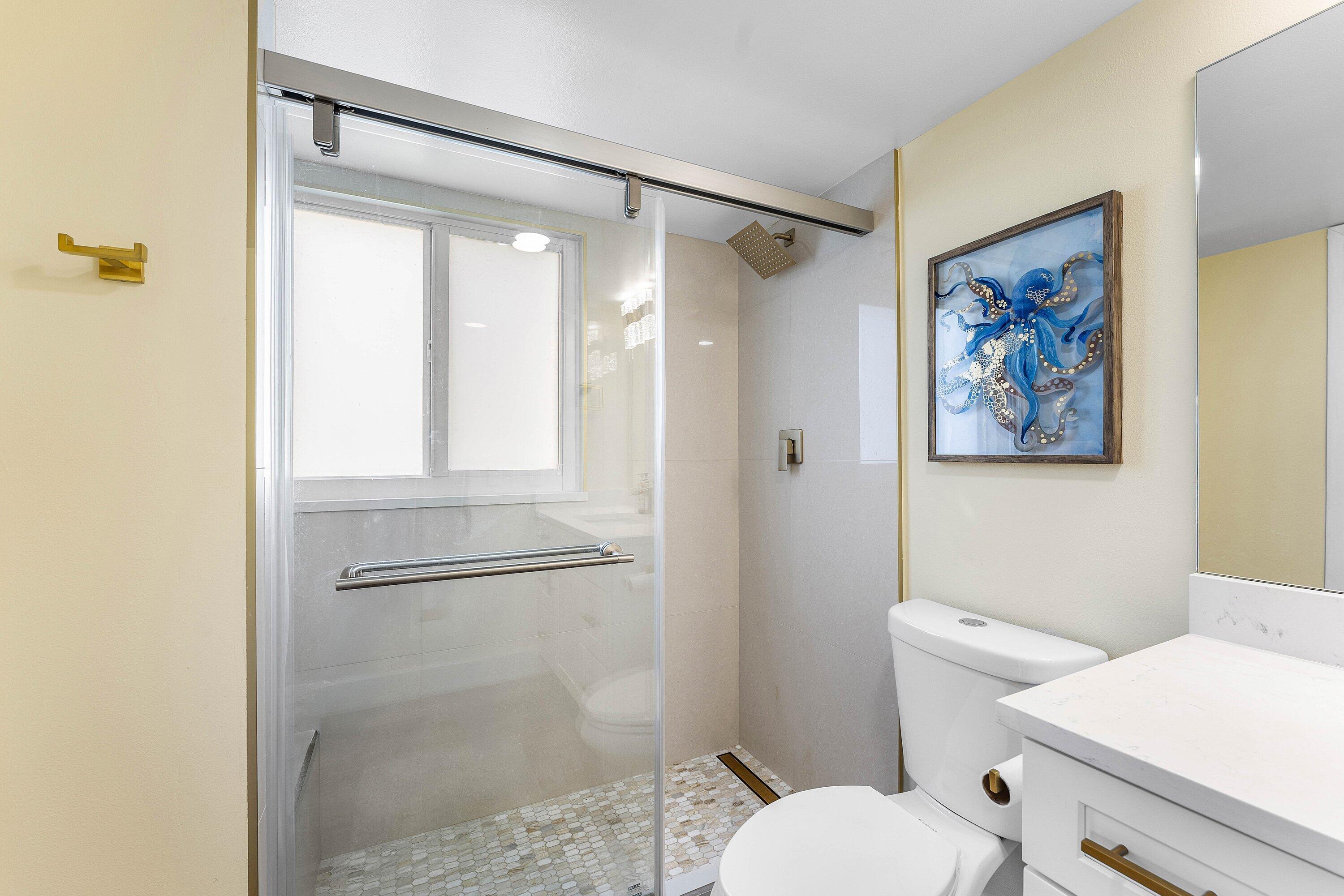 1019 Guildford B Property Photo 26
