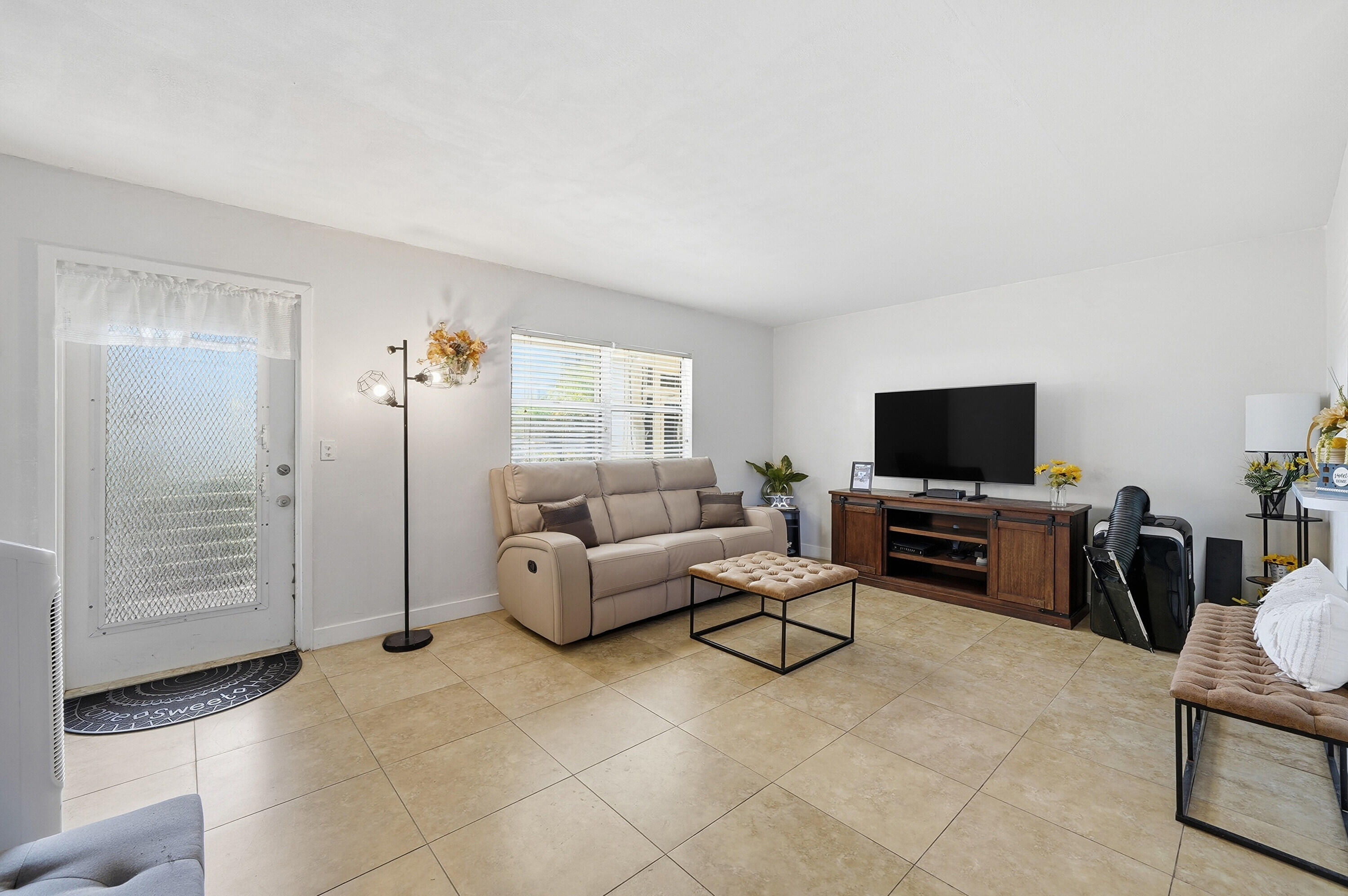 251 Monaco Way Property Photo 8