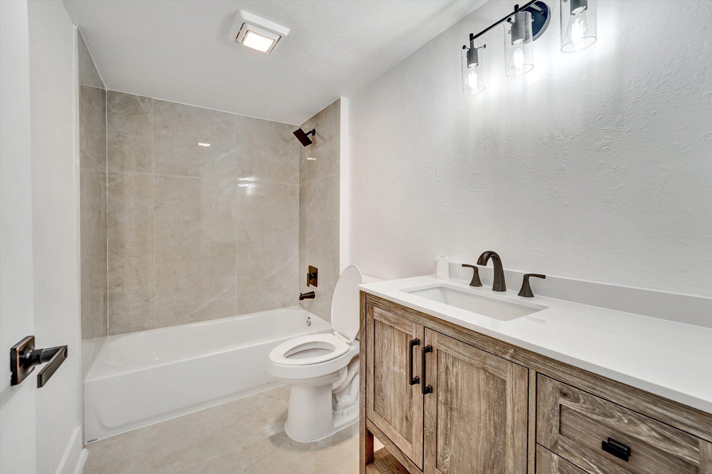 6181 Balboa Circle 303 Property Photo 16