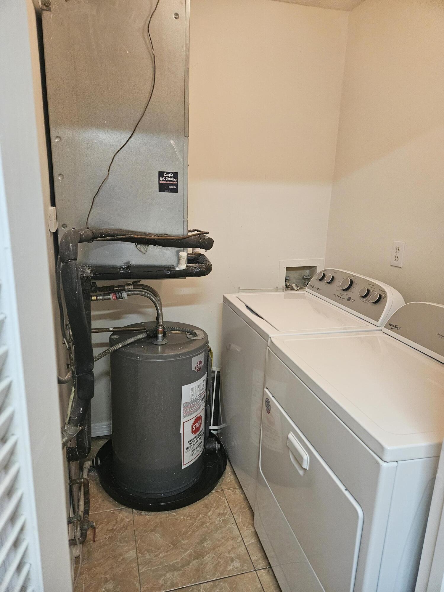 2050 Oleander Boulevard 10-108 Property Photo 5