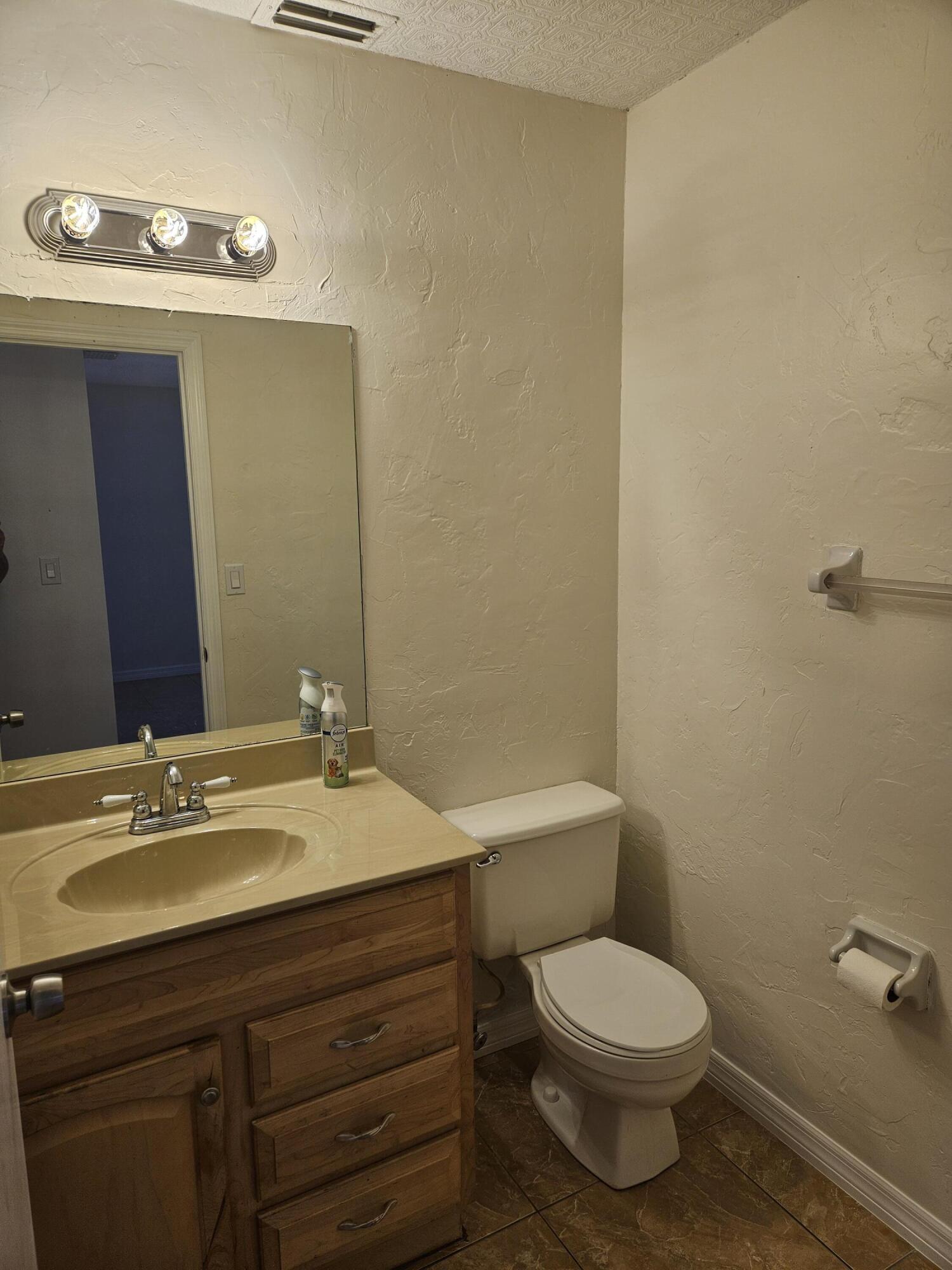 2050 Oleander Boulevard 10-108 Property Photo 6
