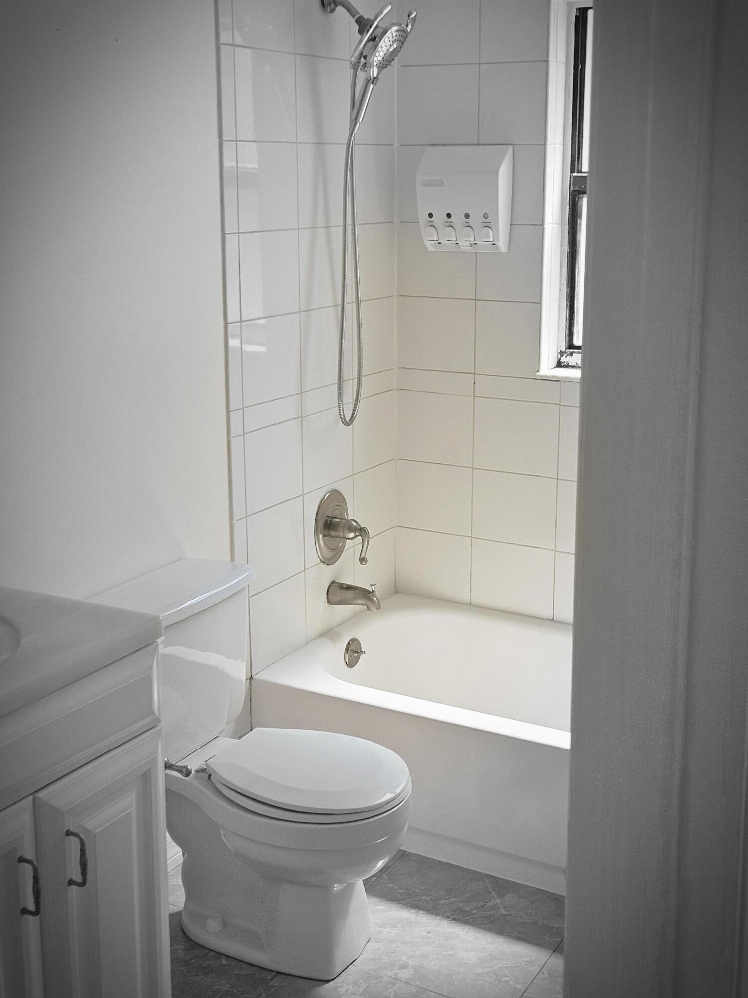 2050 Oleander Boulevard 10-108 Property Photo 9
