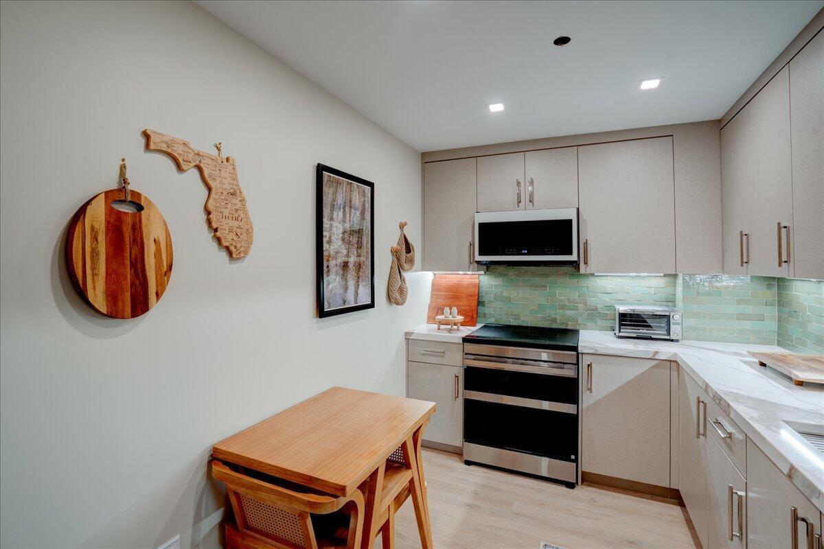 3450 S Ocean Boulevard 102 Property Photo 17