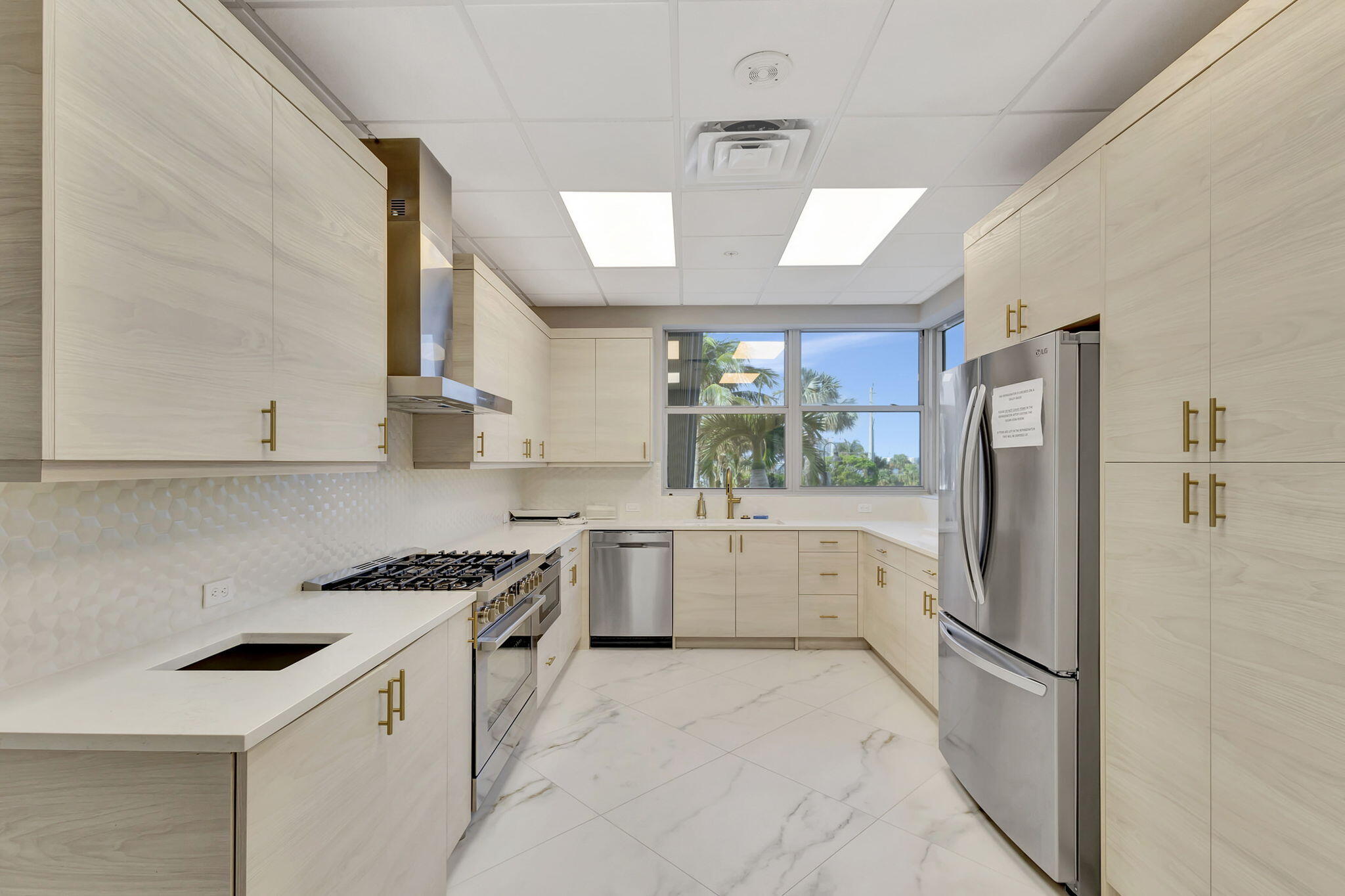 5200 N Ocean Drive 1004 Property Photo 34