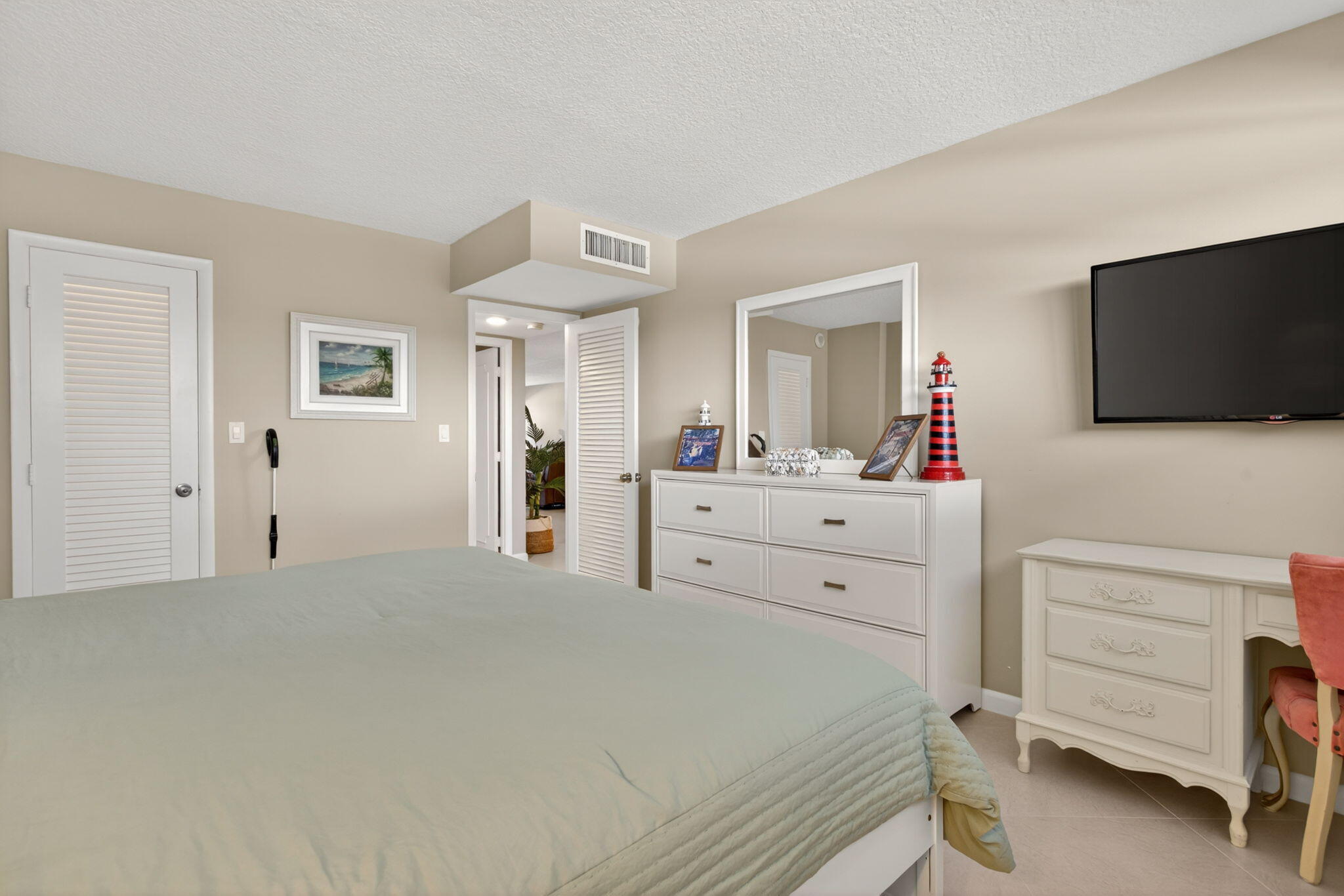 1012 N Ocean Boulevard 408 Property Photo 29