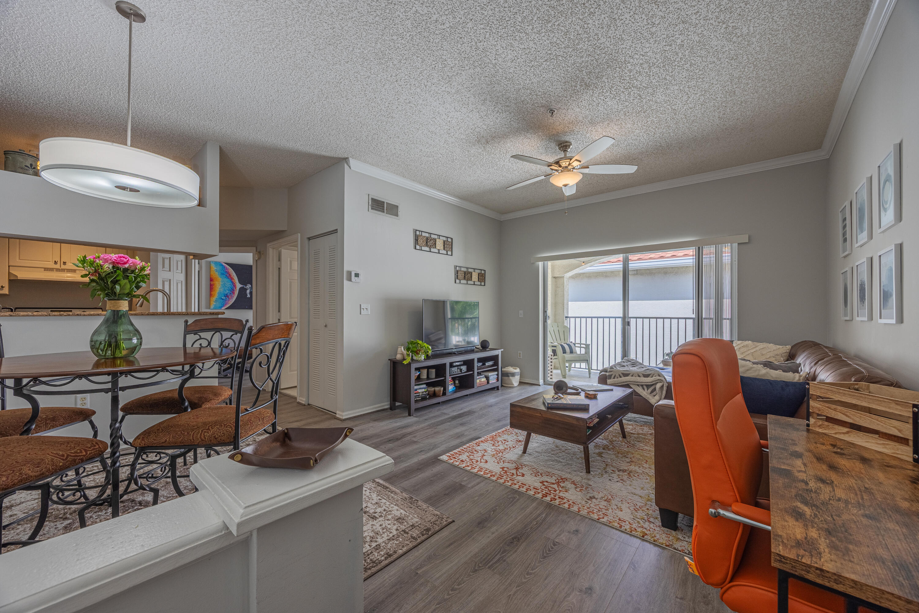 2412 Tuscany Way Property Photo 3