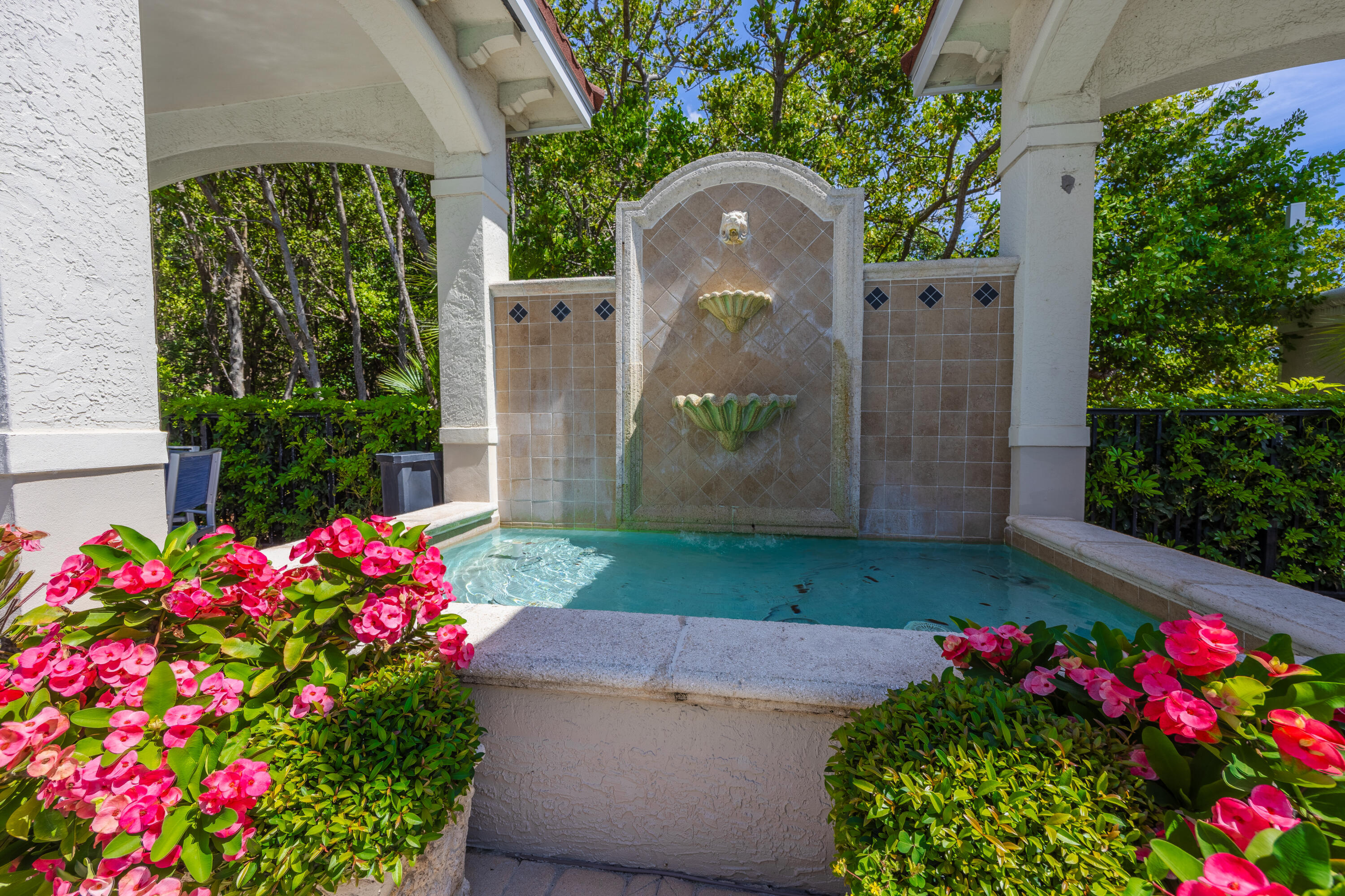 2412 Tuscany Way Property Photo 16