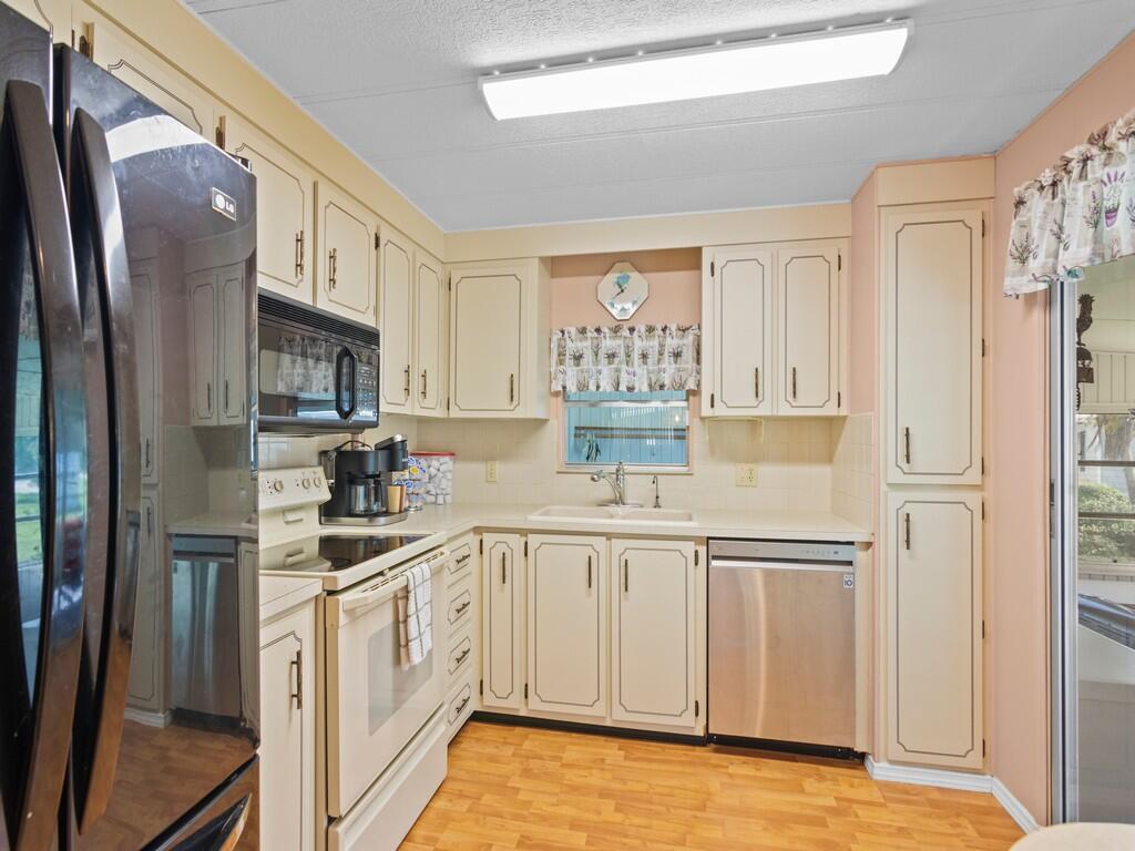 264 Ne Cameo Way Property Photo 23