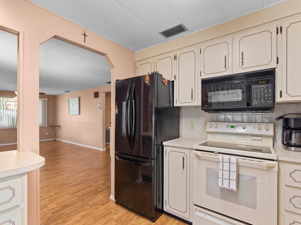 264 Ne Cameo Way Property Photo 25