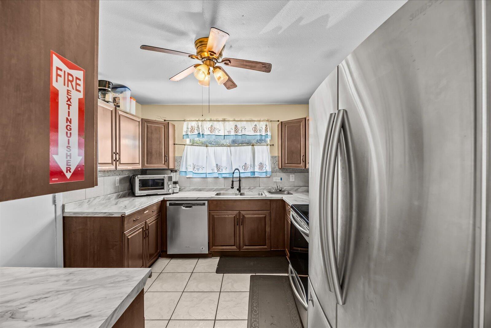 2073 Se Rainier Road Property Photo 8
