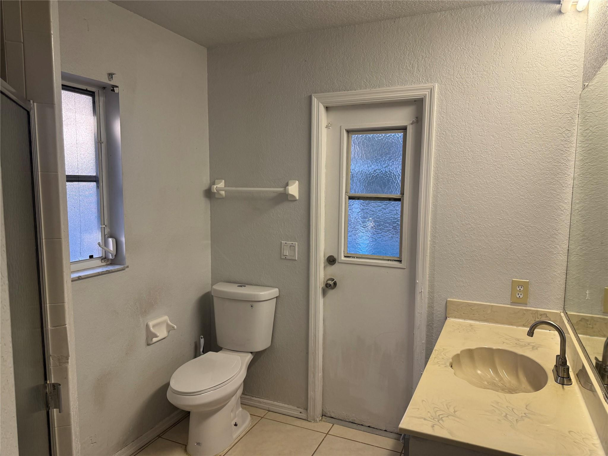 529 Guild Street Property Photo 13