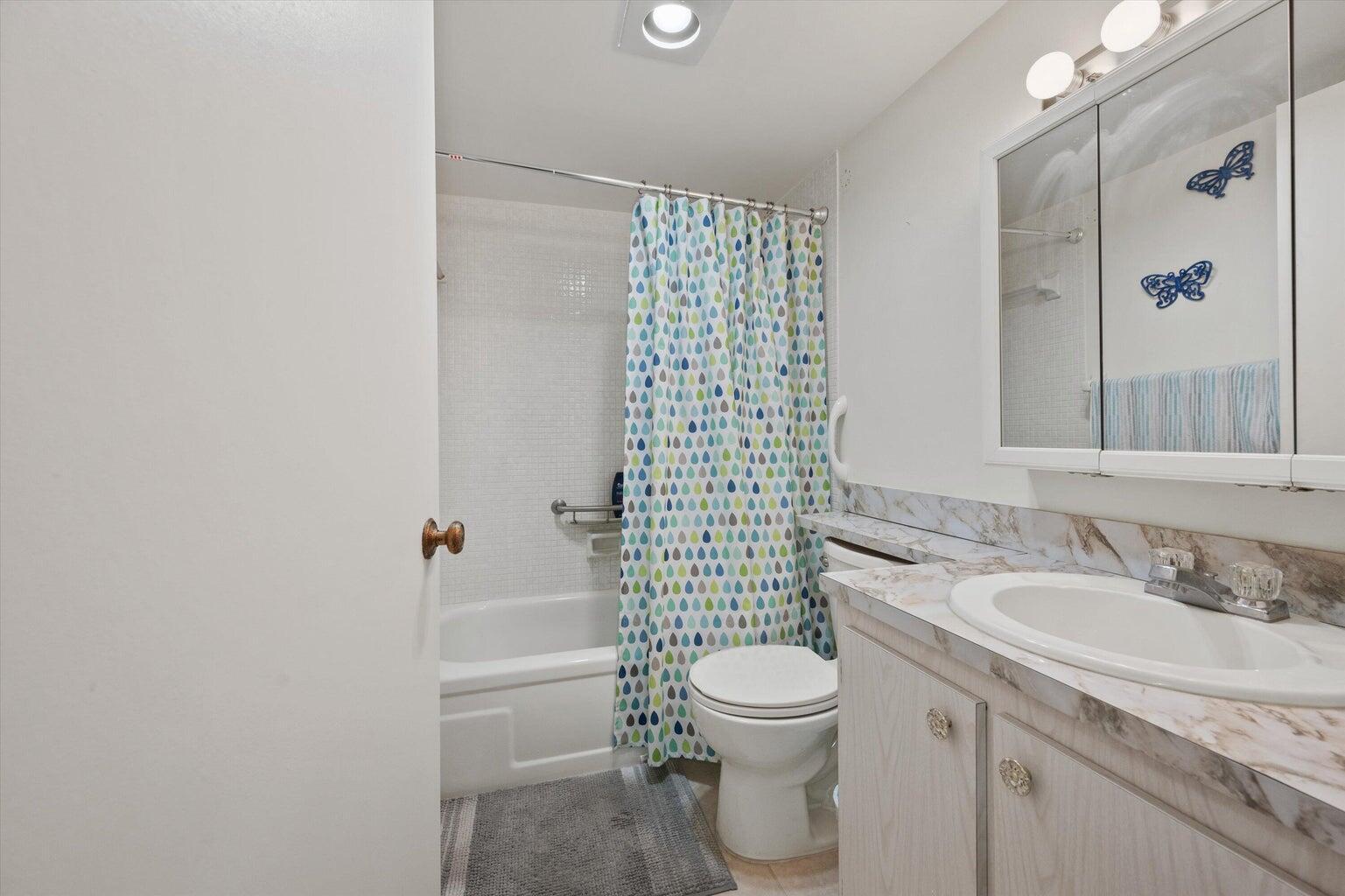 3300 Springdale Boulevard 202 Property Photo 11