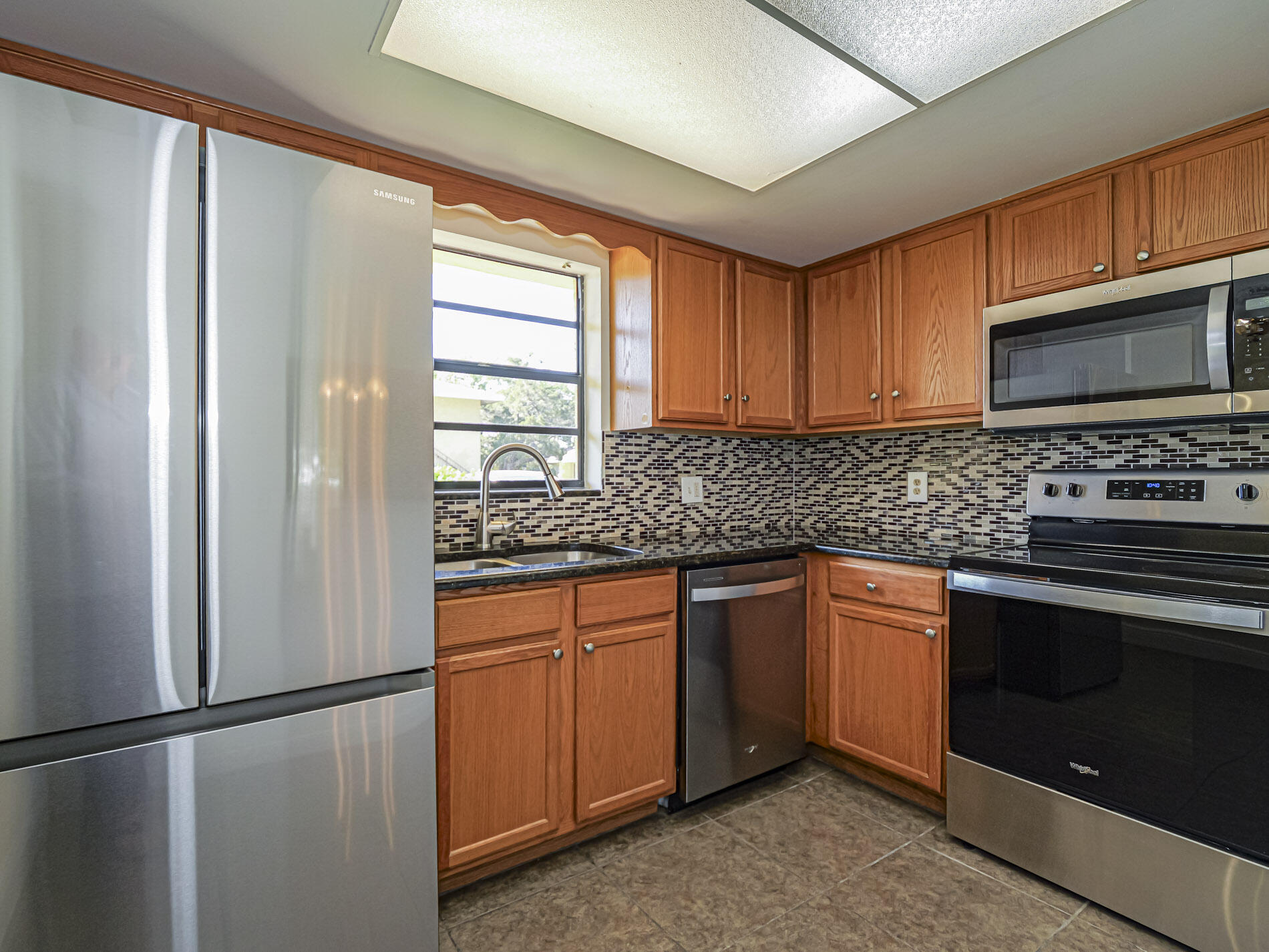 400 18th Street G2 Property Photo 6