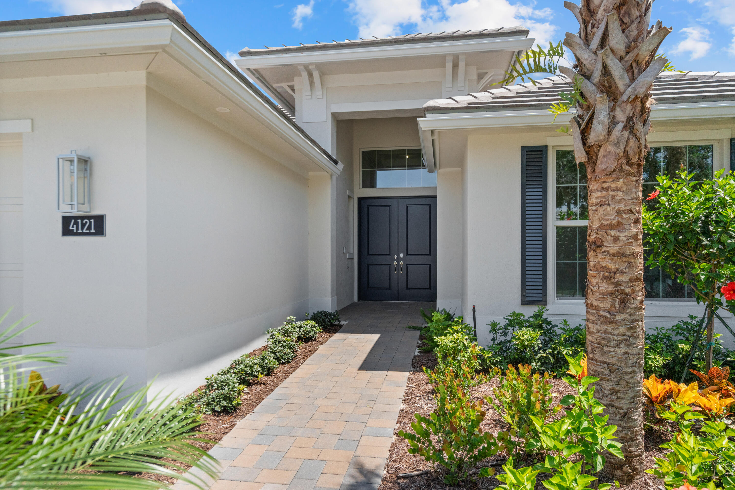 4121 Lucaya Pointe Way Property Photo 4