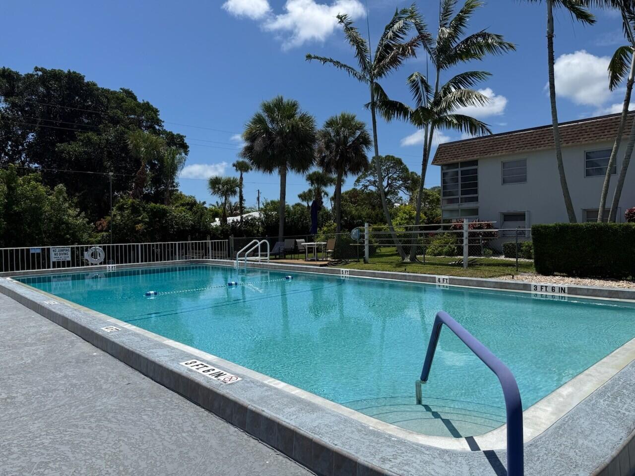 2950 SE Ocean Boulevard 10-2 Property Photo 1