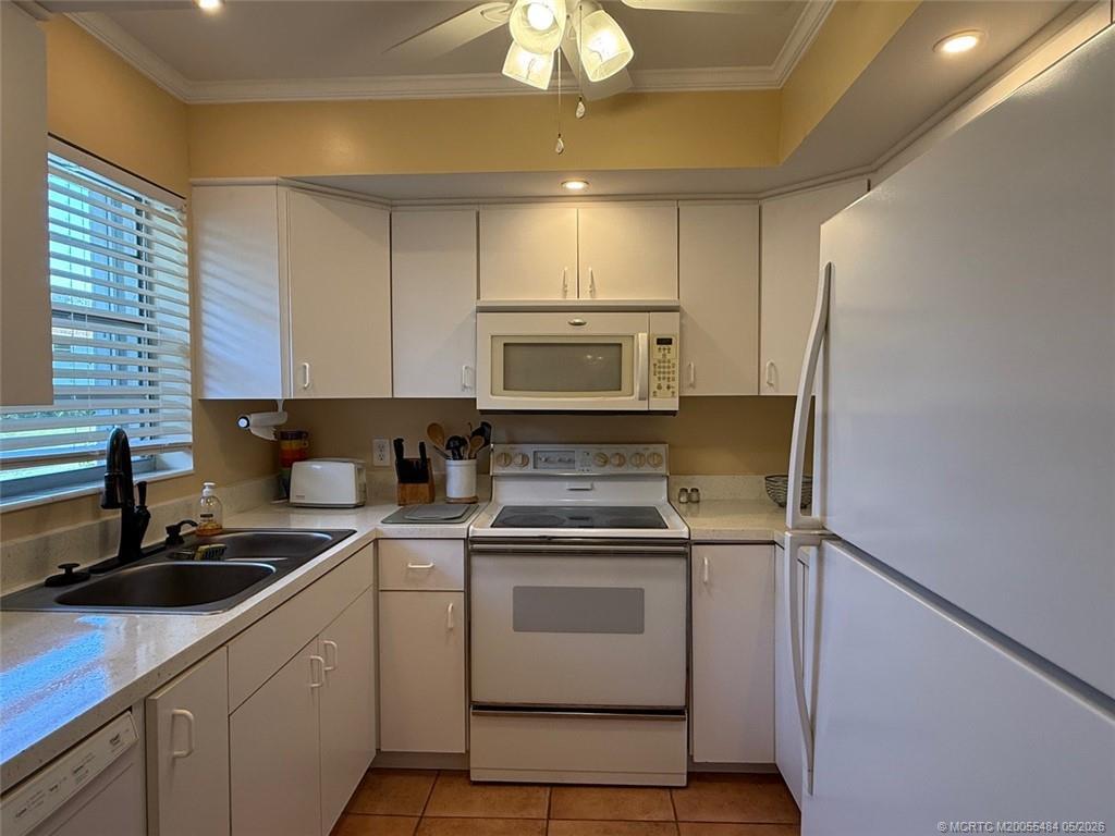 2950 Se Ocean Boulevard 10-2 Property Photo 4