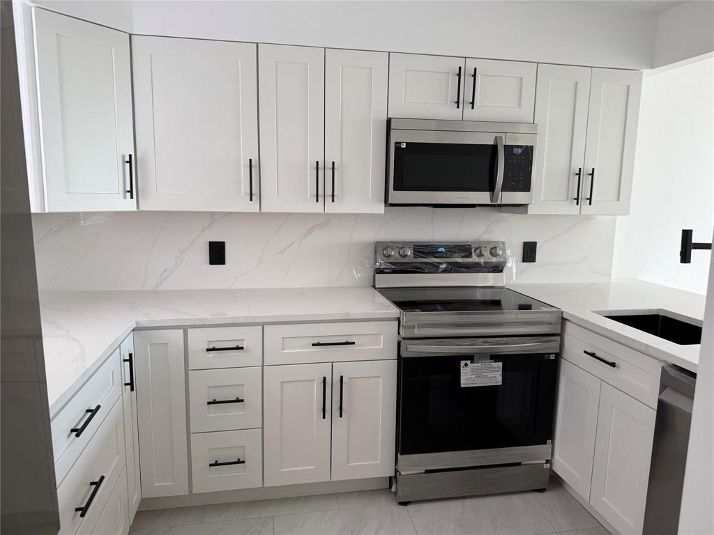 112 Royal Park Drive 4b Property Photo 1