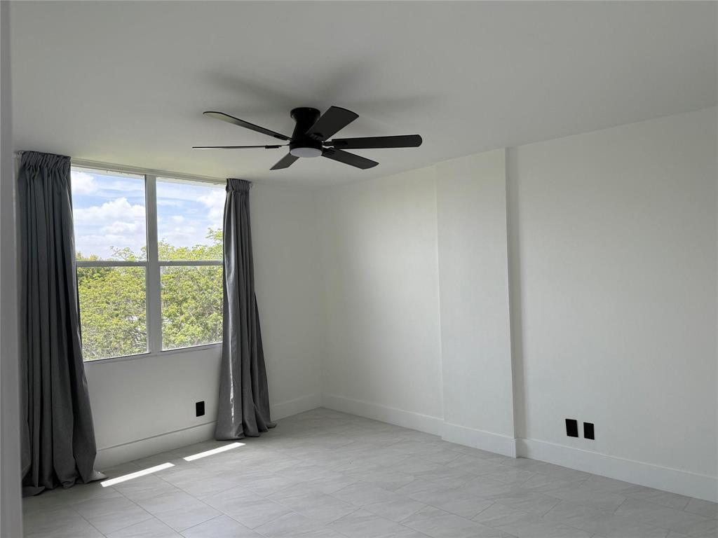 112 Royal Park Drive 4b Property Photo 5