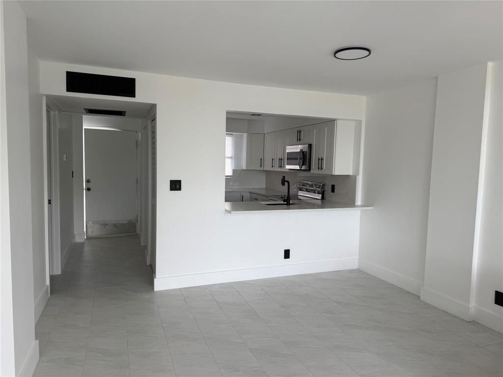 112 Royal Park Drive 4b Property Photo 11