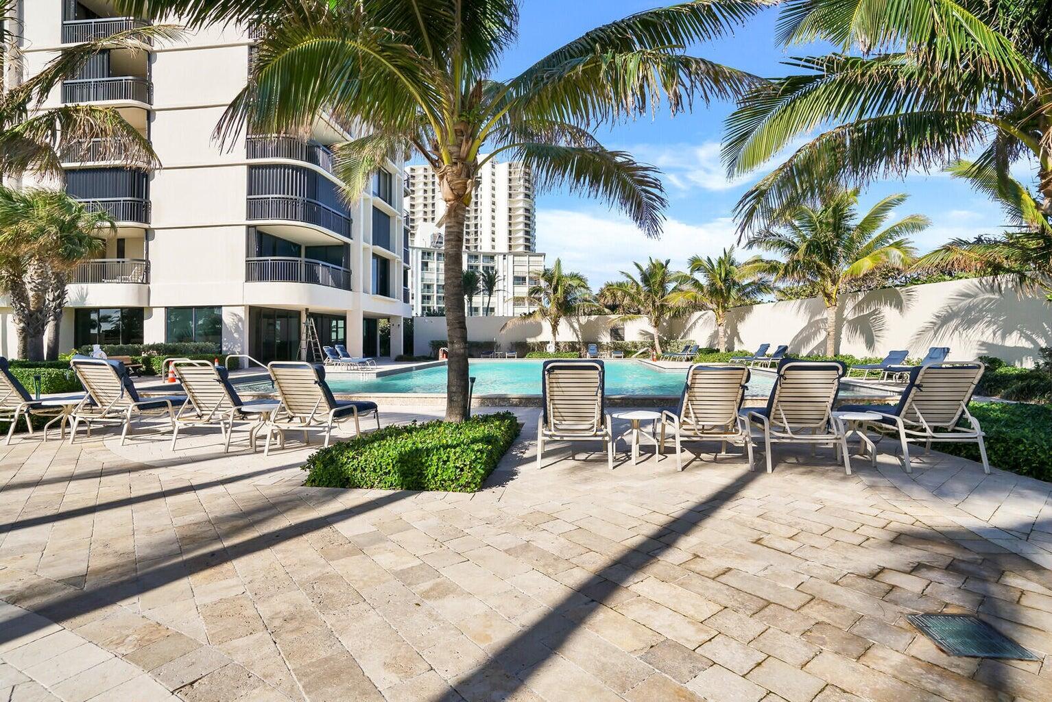 5380 N Ocean Drive 18j Property Photo 3