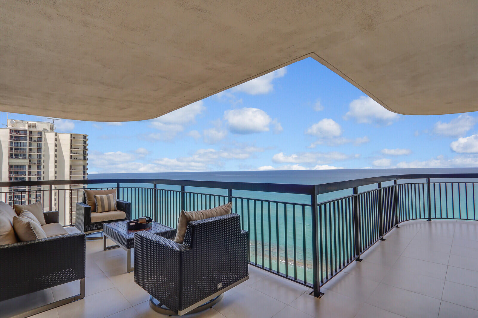 5380 N Ocean Drive 18j Property Photo 15