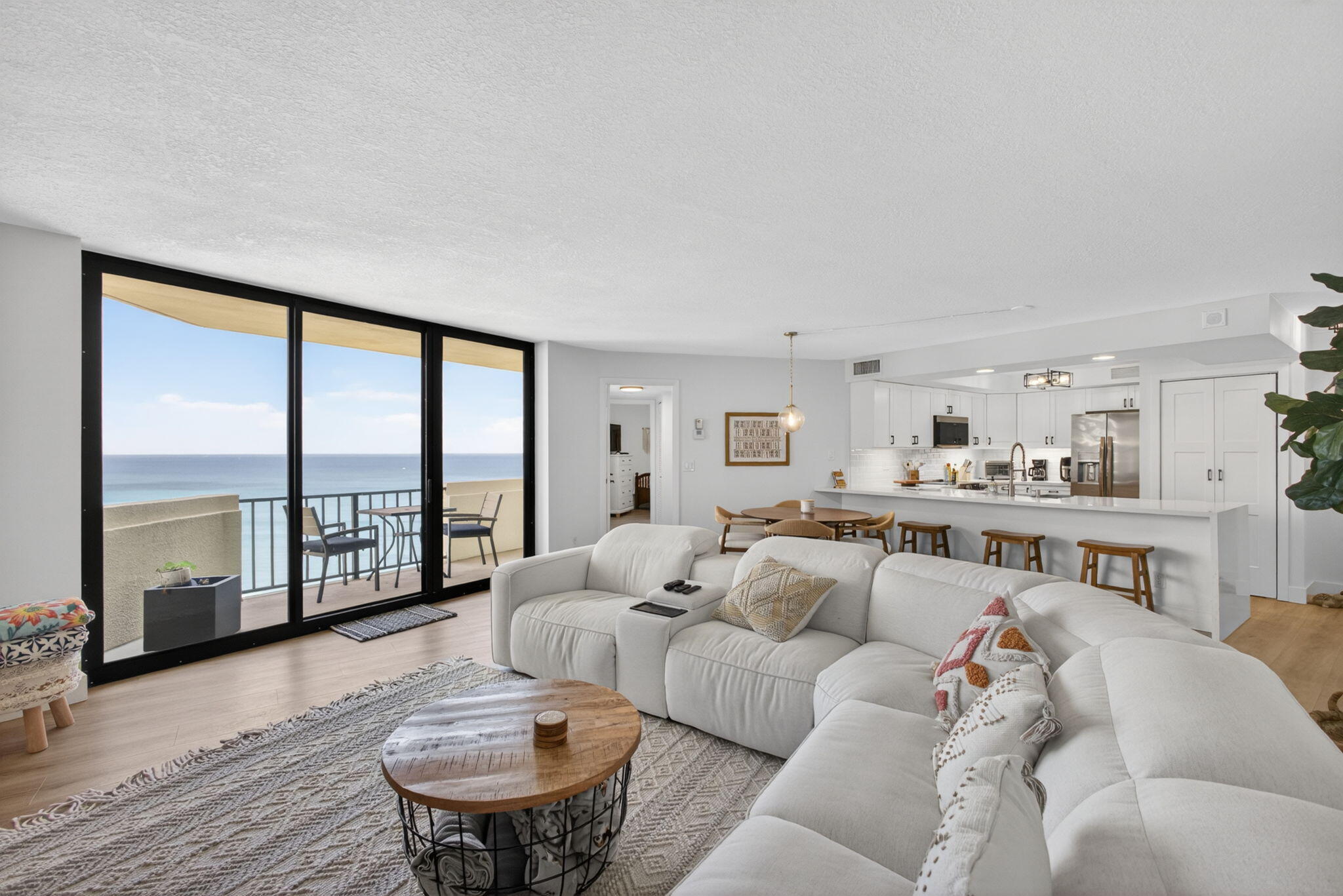 2800 N Ocean Drive A-19c Property Photo 12