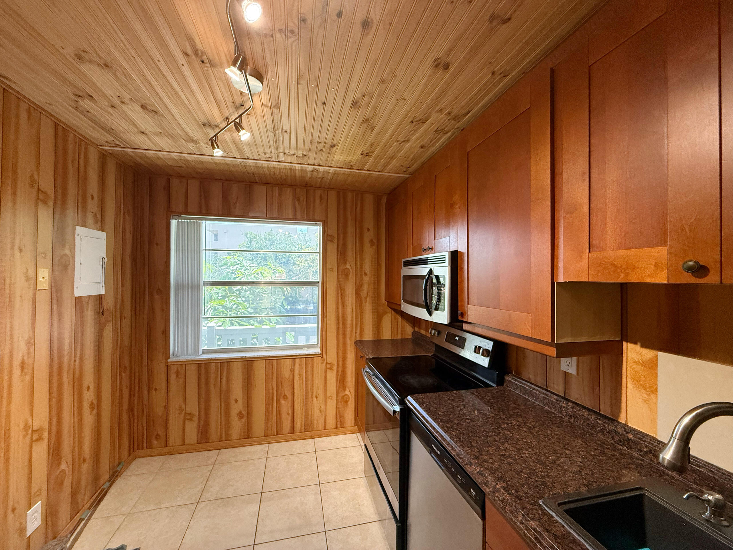 3776 Inverrary Boulevard 204r Property Photo 2