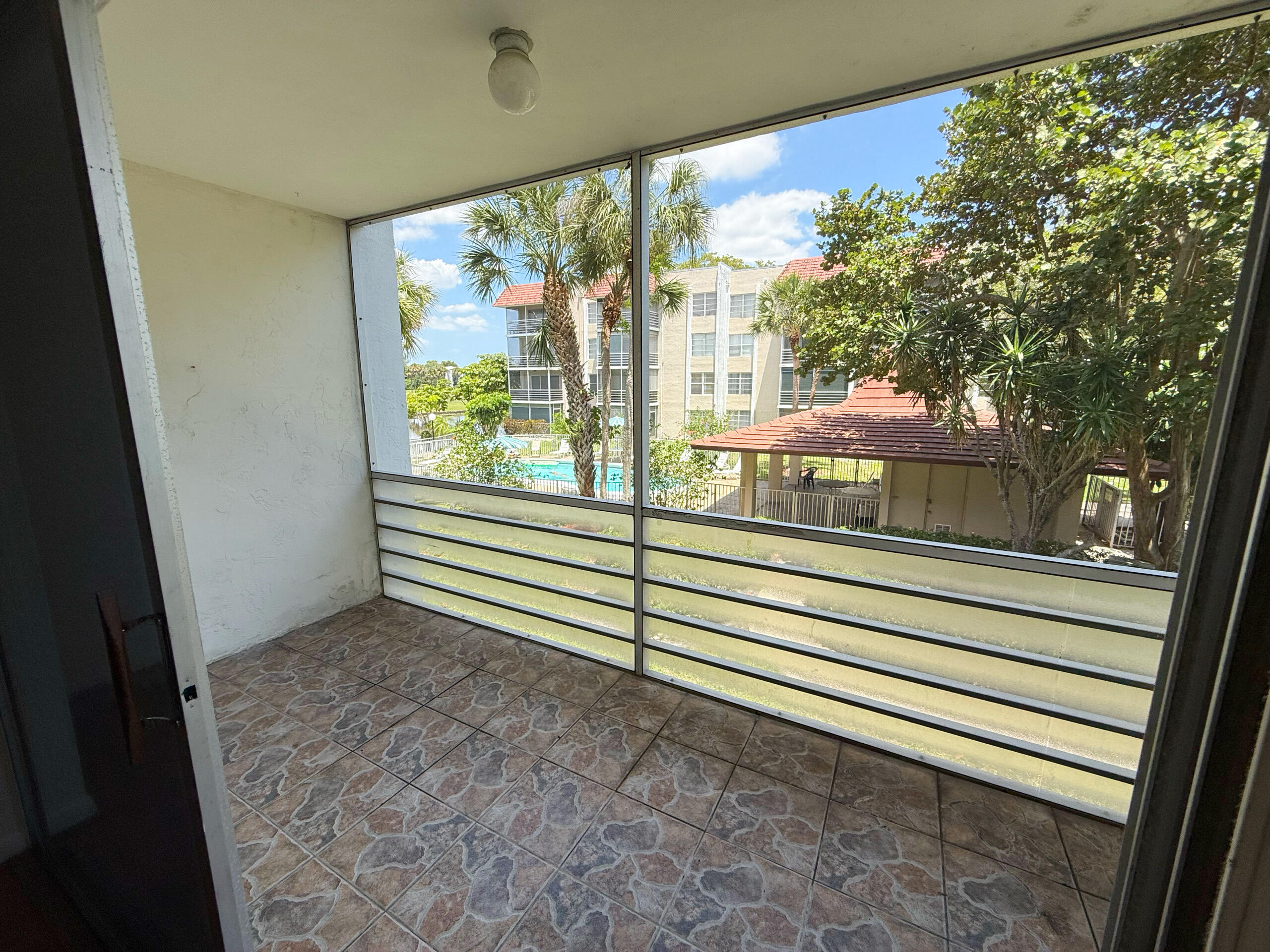 3776 Inverrary Boulevard 204r Property Photo 11