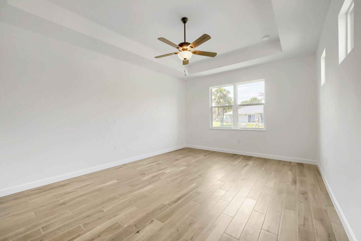 6635 49th Court Property Photo 14