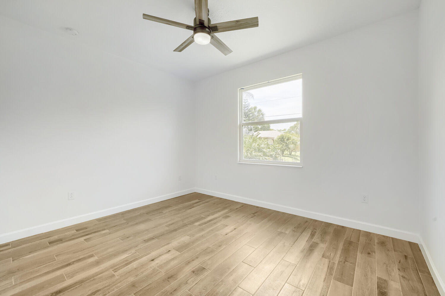 6635 49th Court Property Photo 20