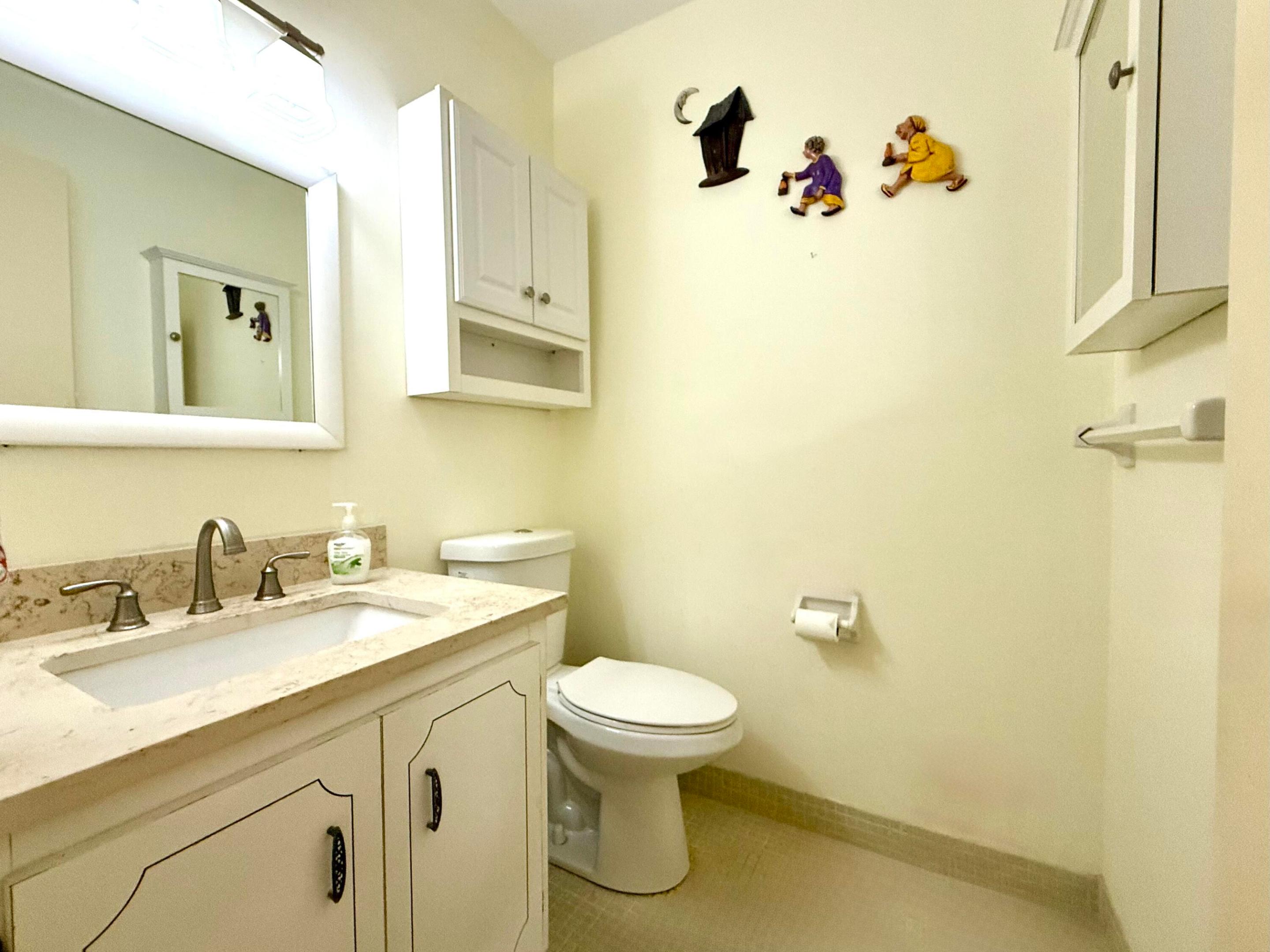 215 South Boulevard C Property Photo 15