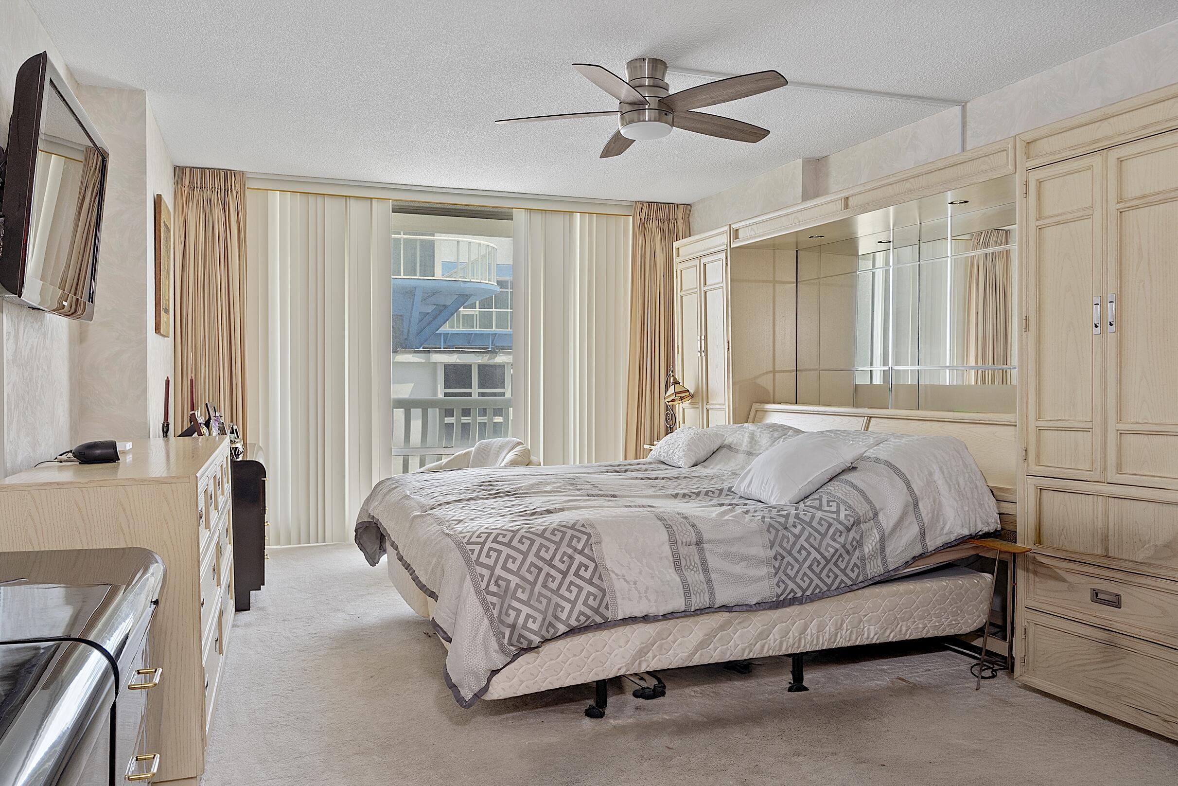 4020 Galt Ocean Drive 1009 Property Photo 25