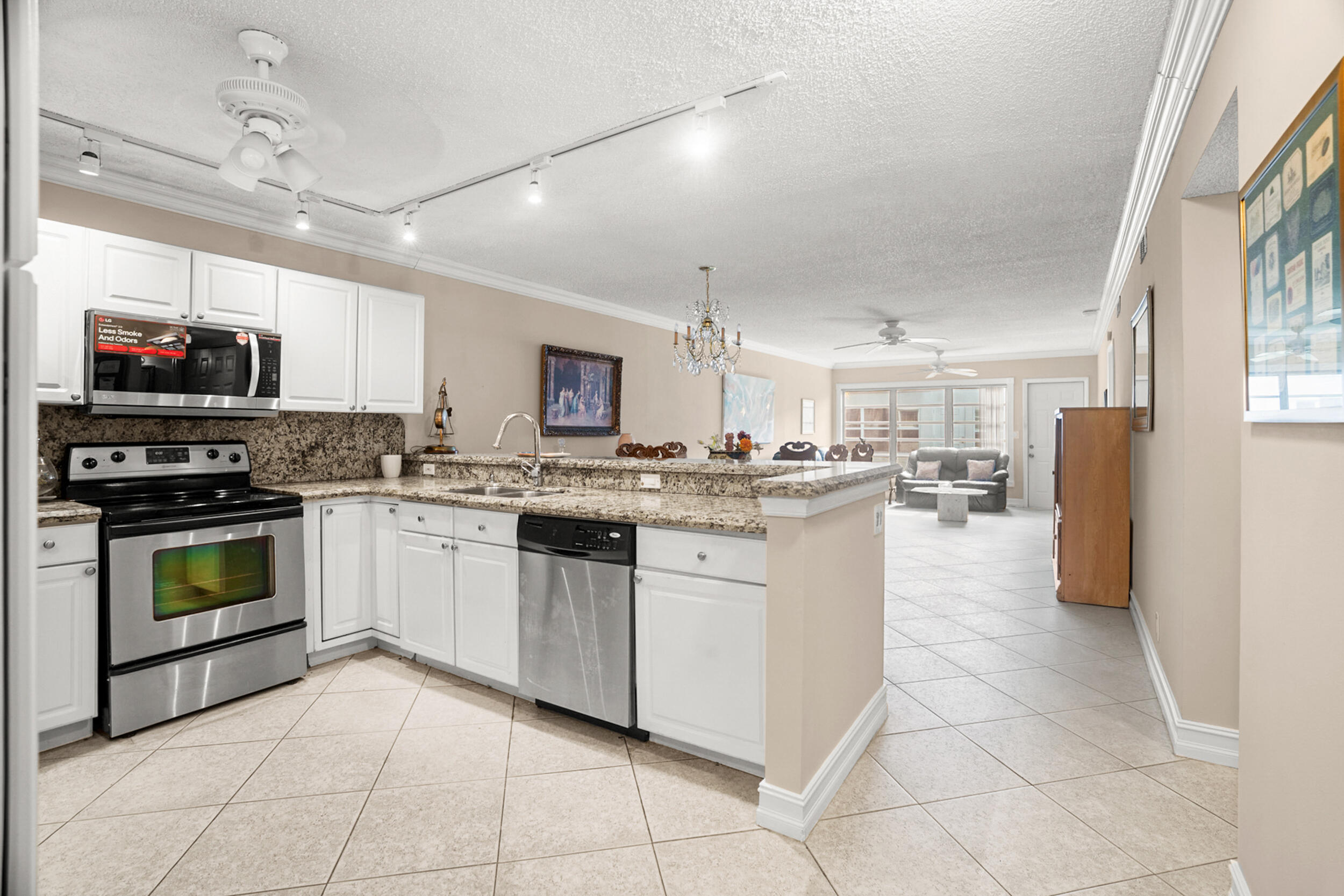 18900 Stewart Circle 7 Property Photo 6