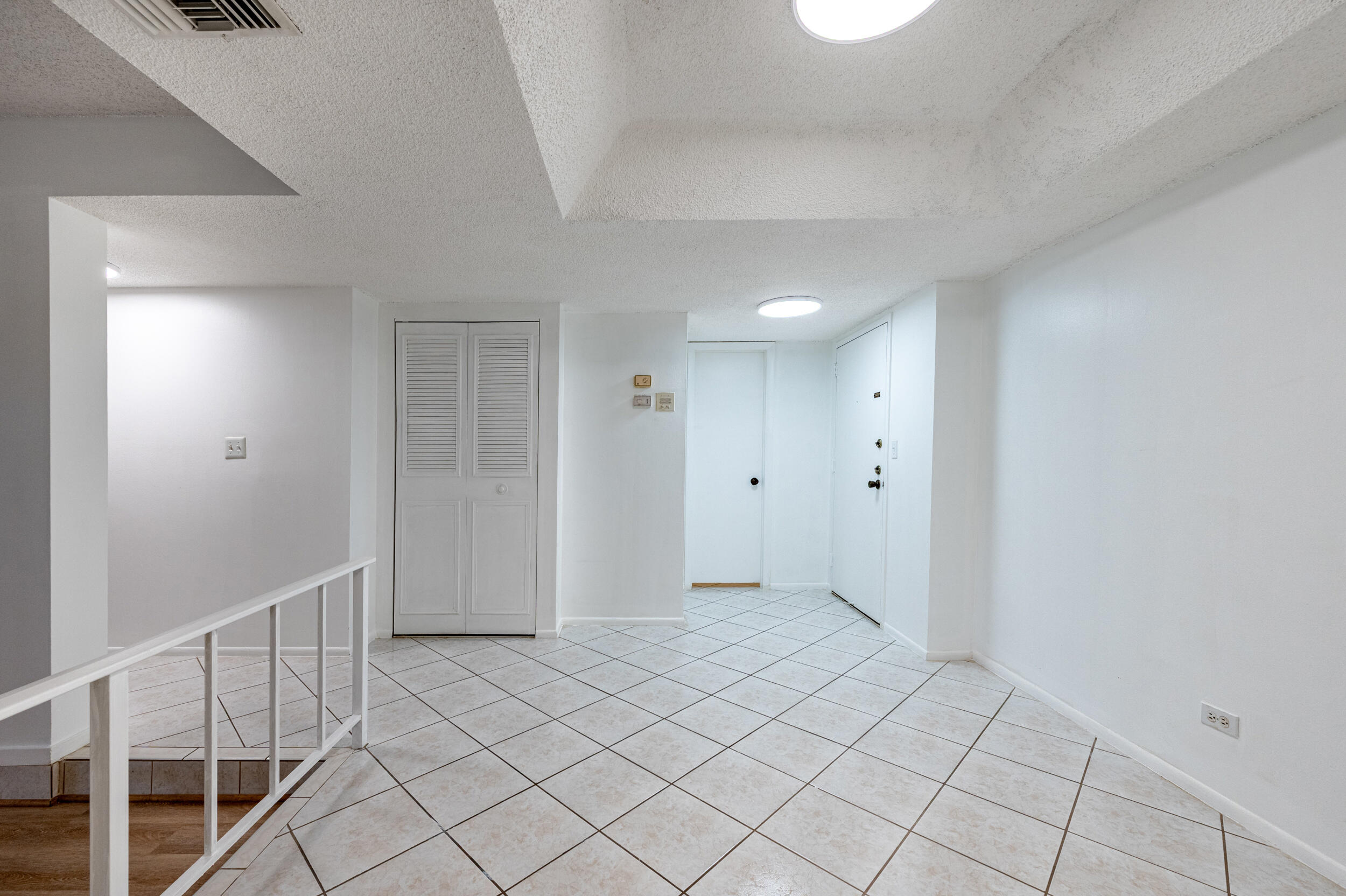 3660 Inverrary Drive 3q Property Photo 10