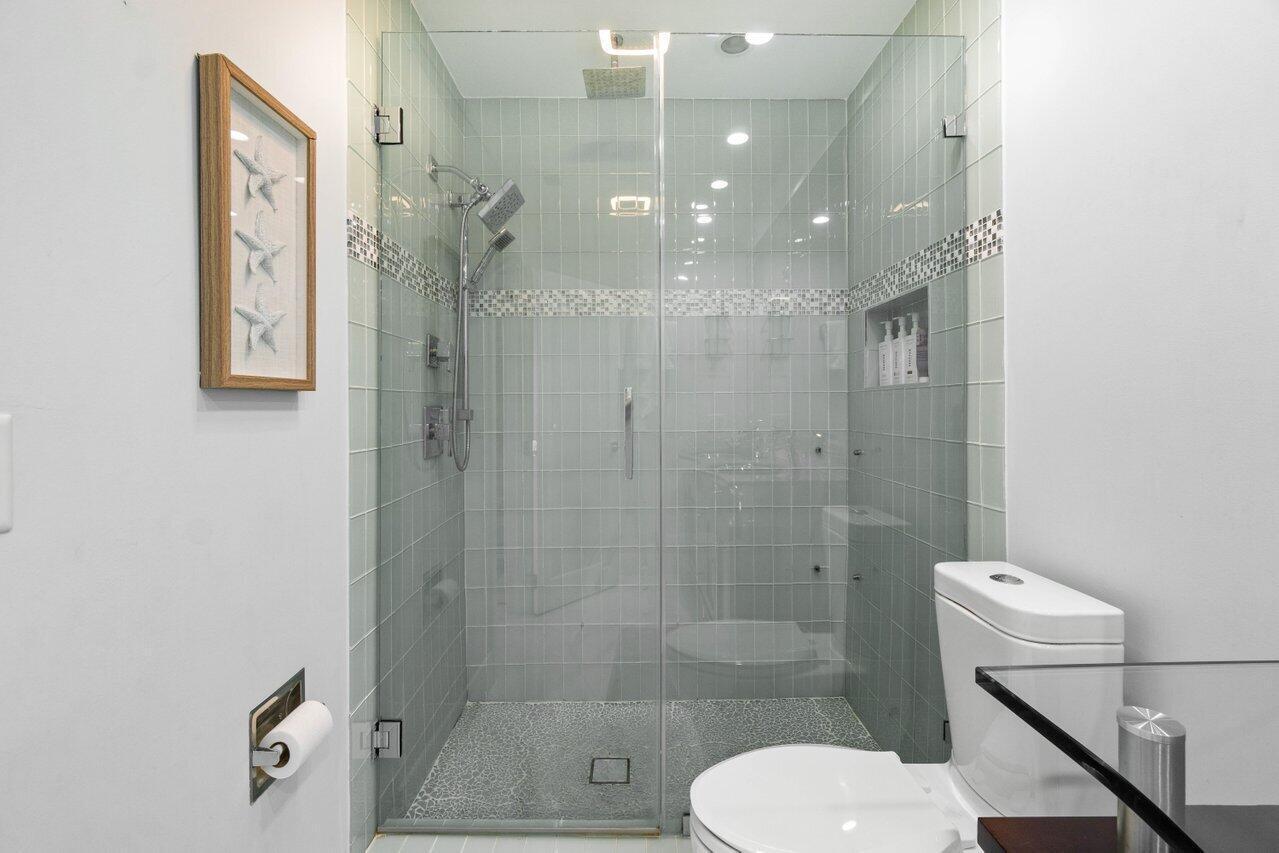 324 N Lake Drive Property Photo 26