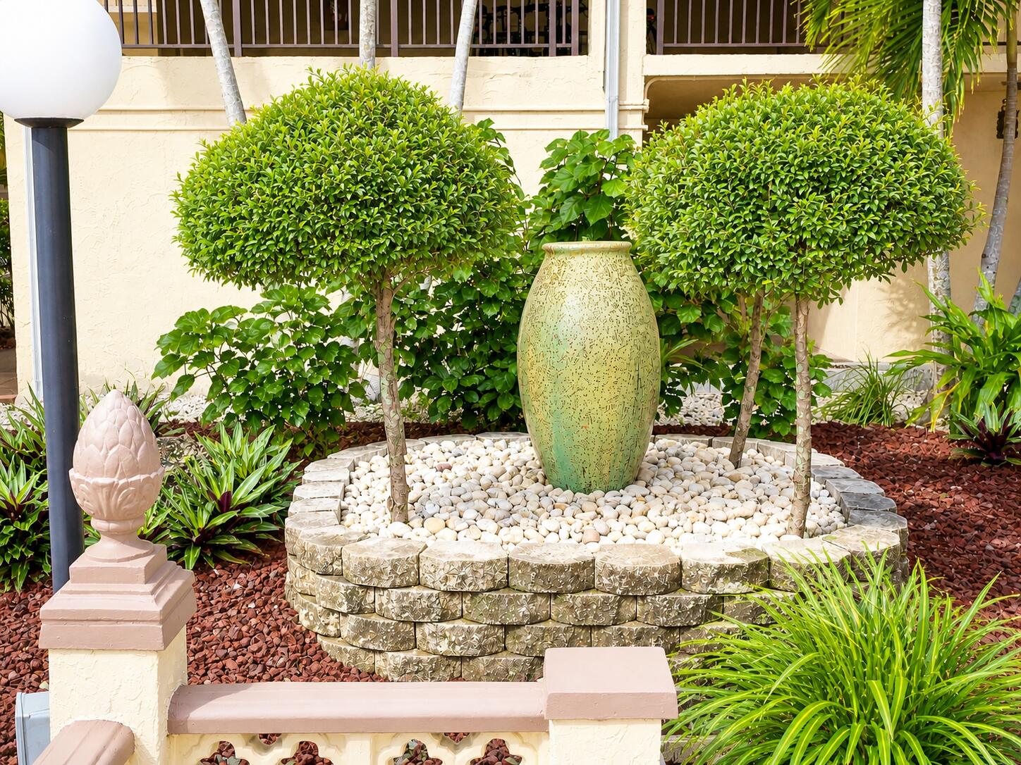 2831 Somerset Drive 305 Property Photo 2