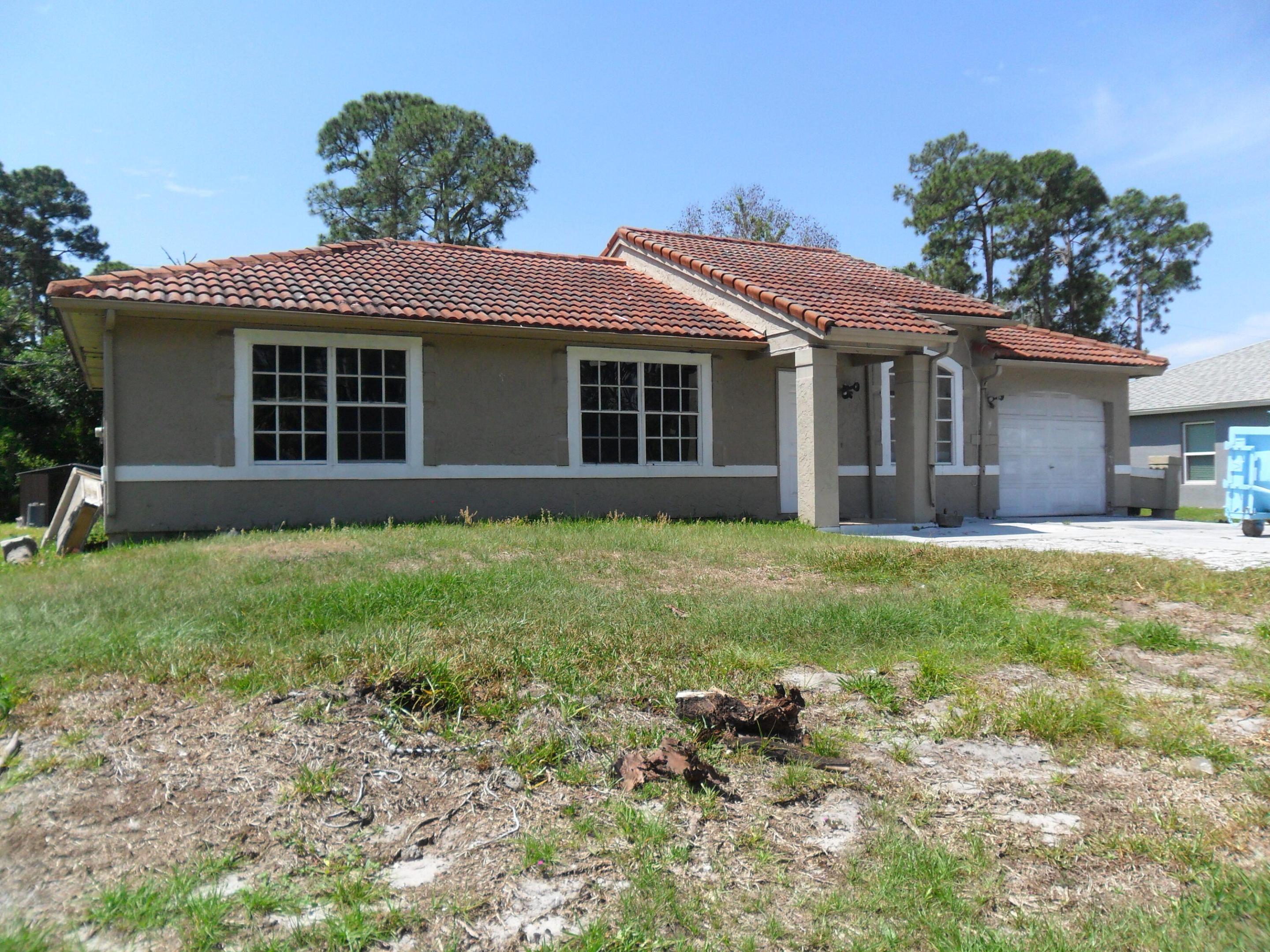 1826 SW Del Rio Boulevard Property Photo 1