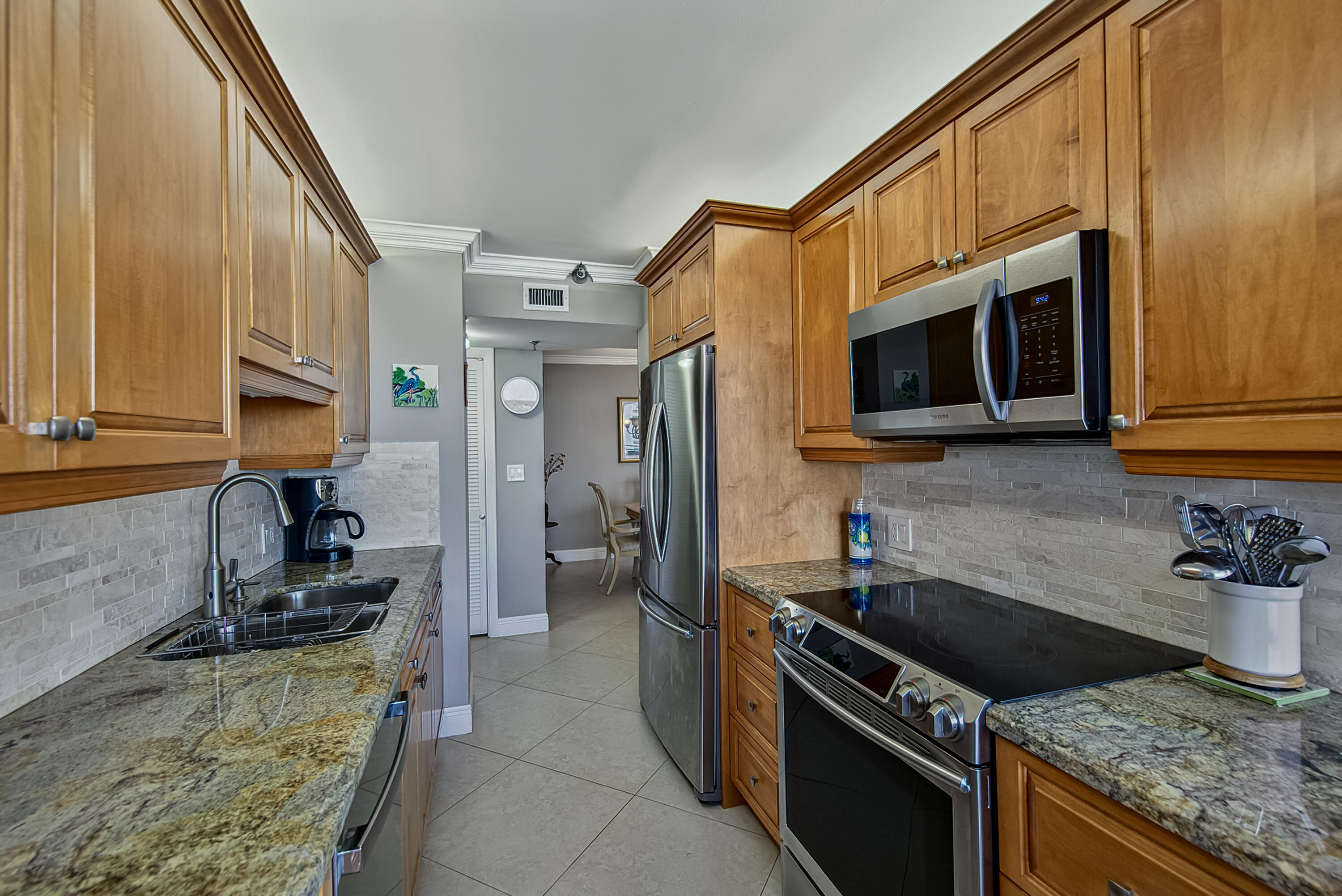 1500 N Ocean Boulevard 803 Property Photo 31