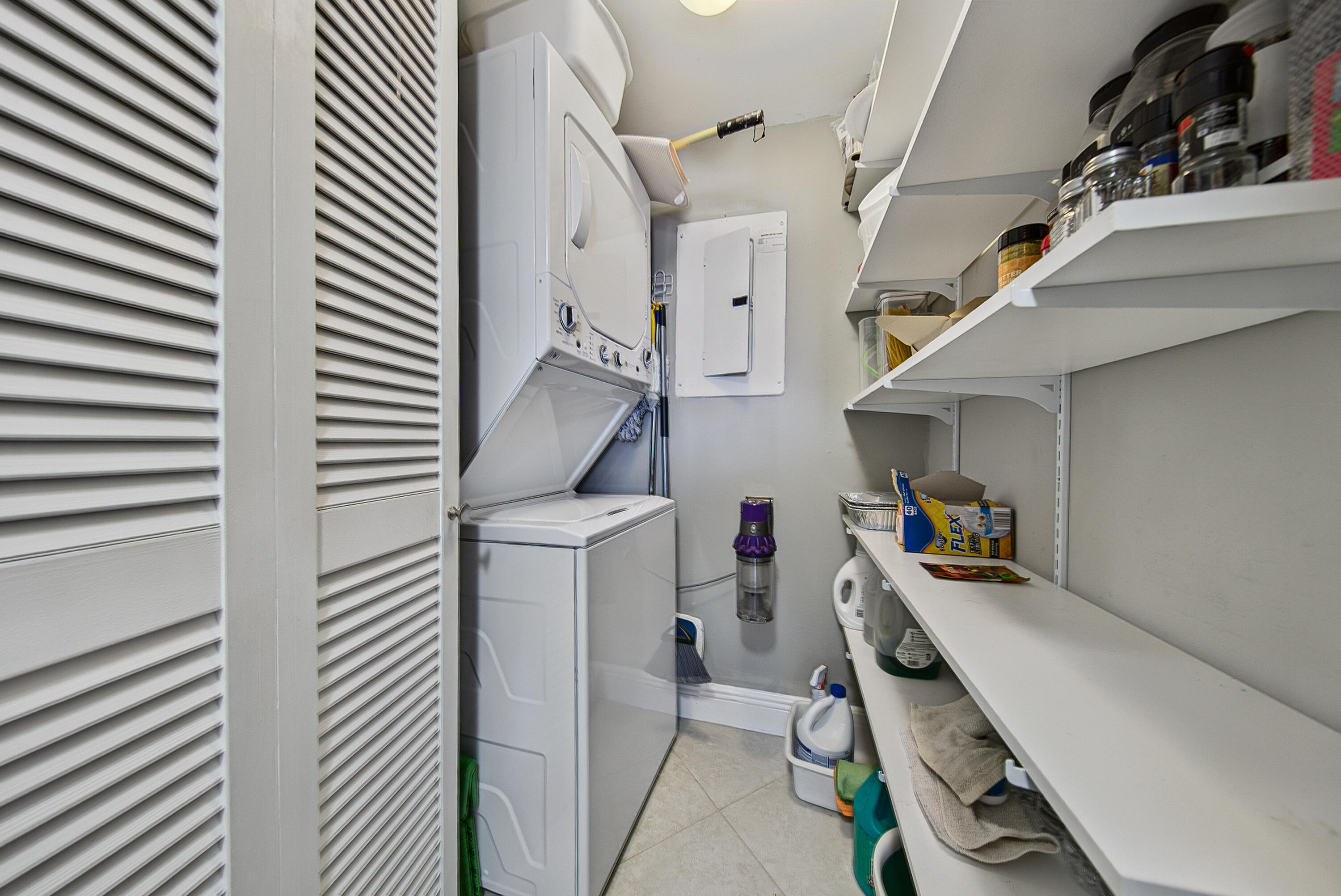 1500 N Ocean Boulevard 803 Property Photo 45