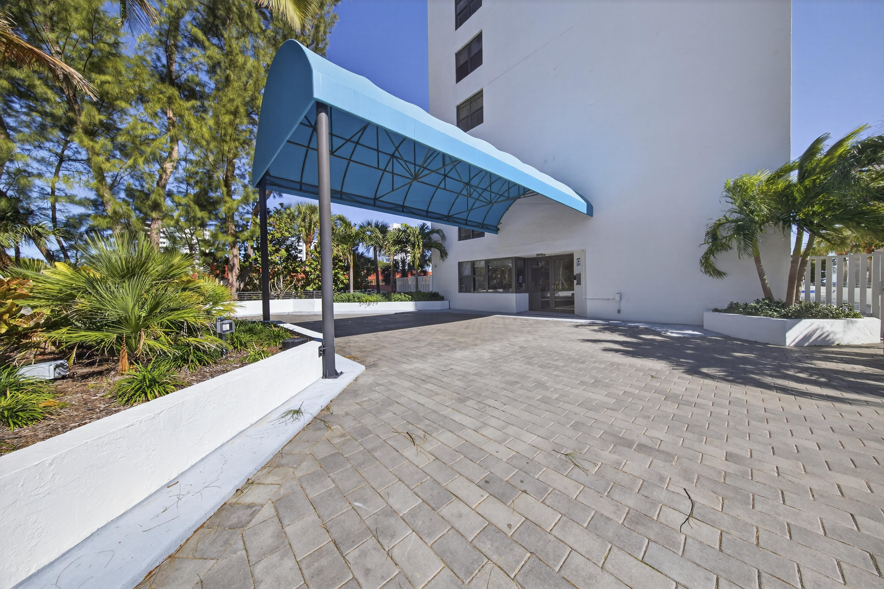 1500 N Ocean Boulevard 803 Property Photo 64
