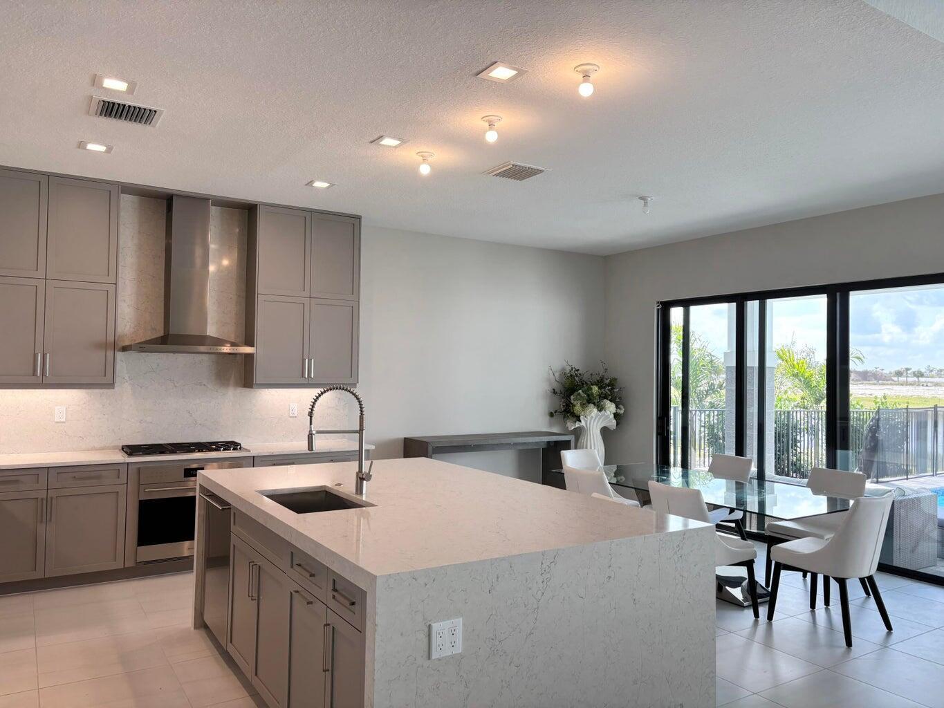 9937 Migration Point Property Photo 6