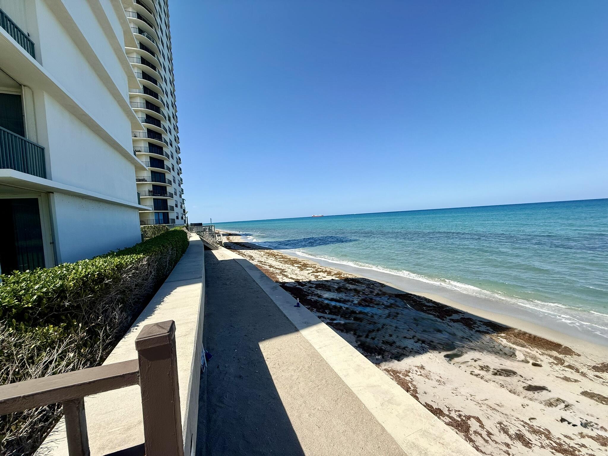 5400 N Ocean Drive 1d Property Photo 34