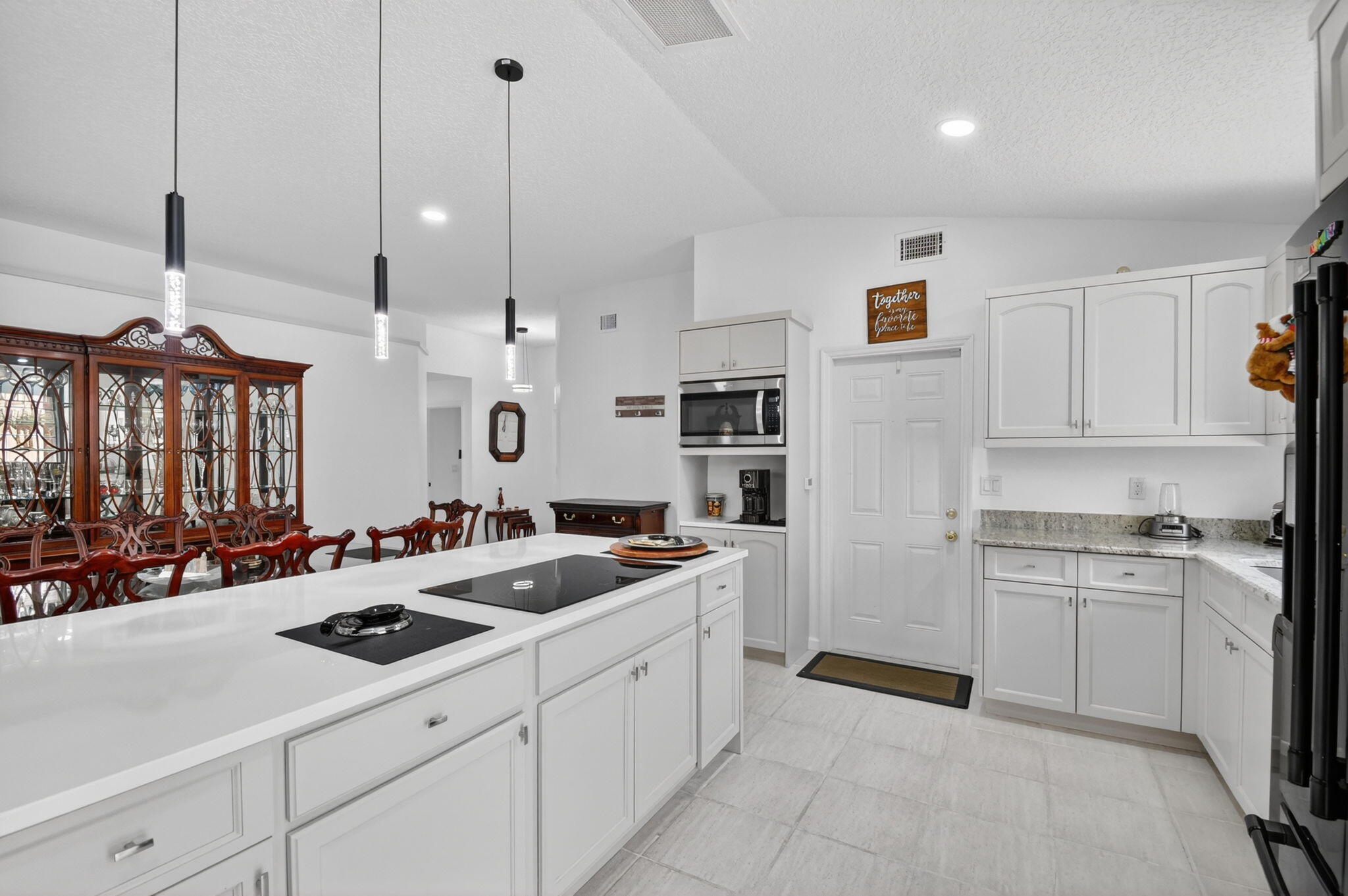 1084 Aspri Way Property Photo 11