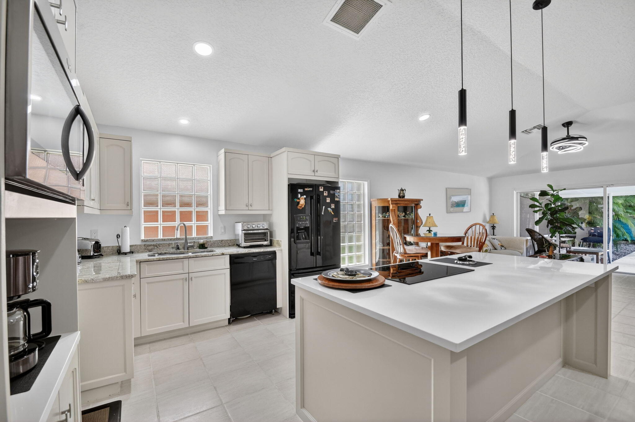1084 Aspri Way Property Photo 14
