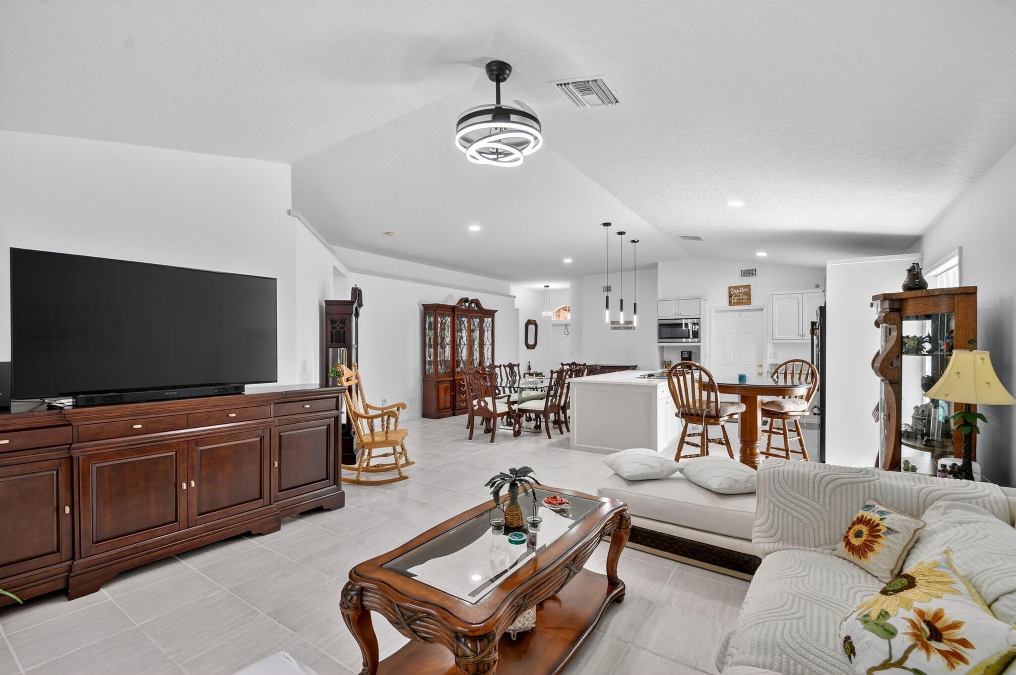 1084 Aspri Way Property Photo 17
