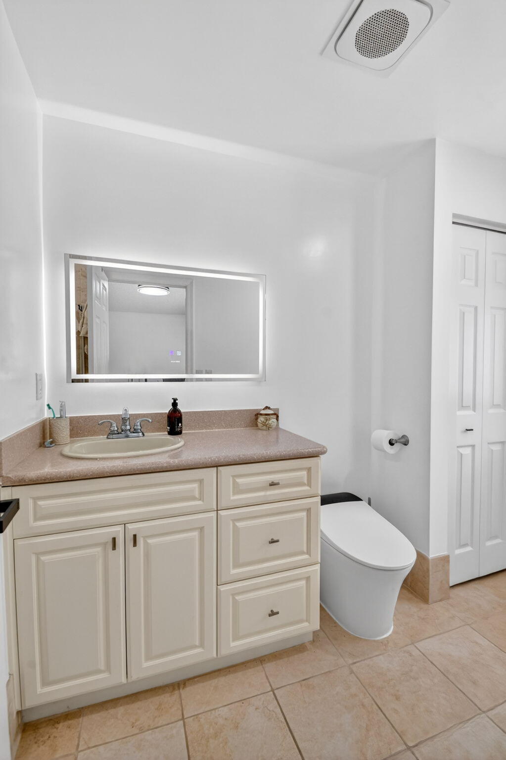 1084 Aspri Way Property Photo 23