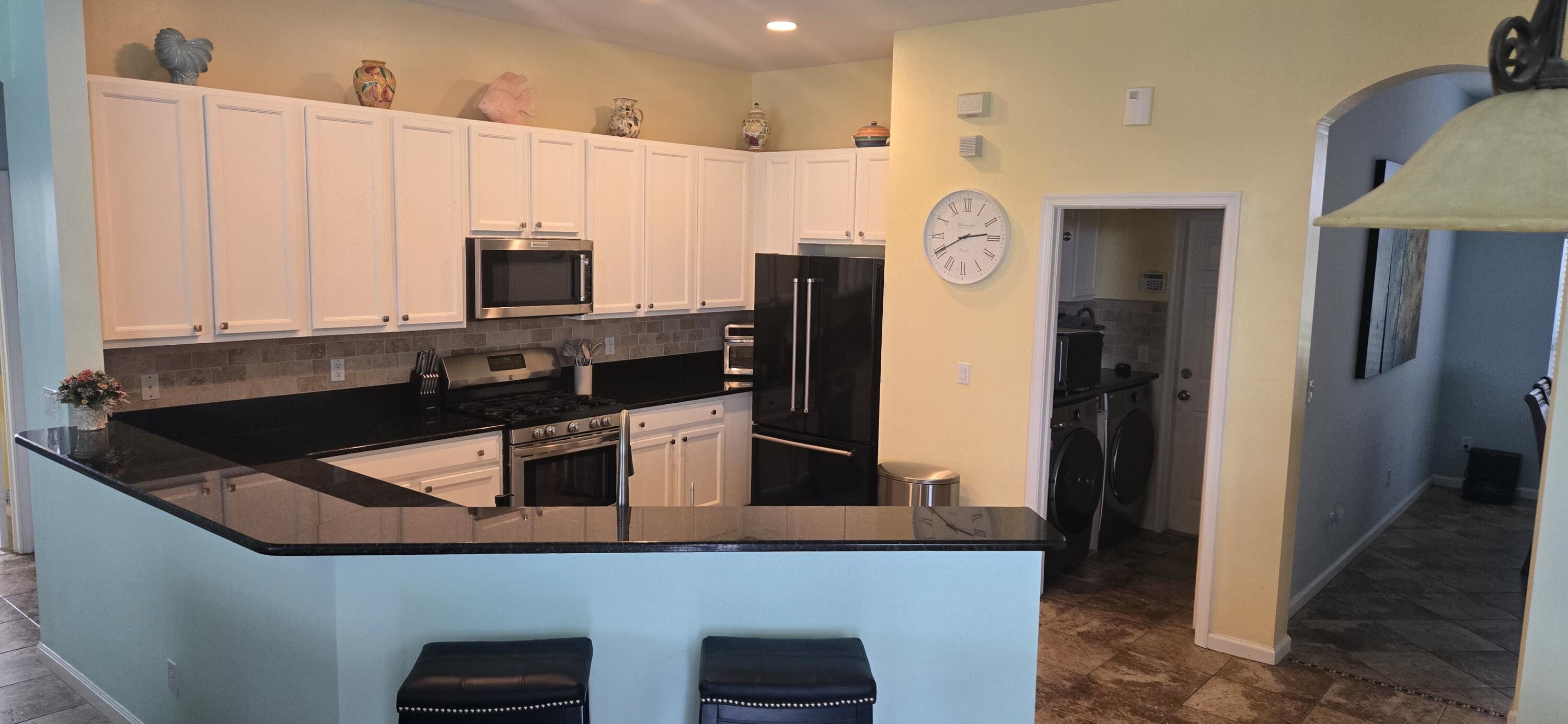 607 Tangelo Circle Sw Property Photo 4